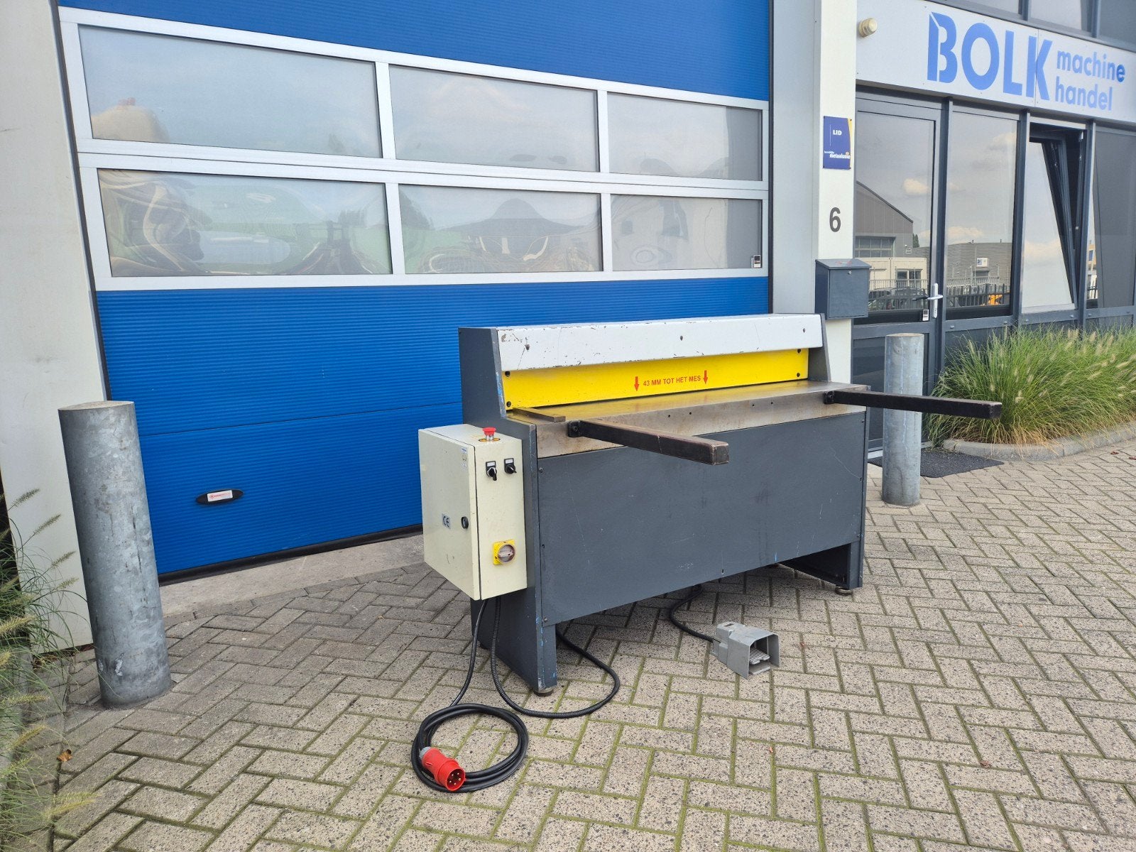 SMP Universele Plaatschaar met voetbediening 1275x3mm 380V, Slowakije, Gebruikt, Info@bolkmachinehandel.nl, Ophalen of Verzenden