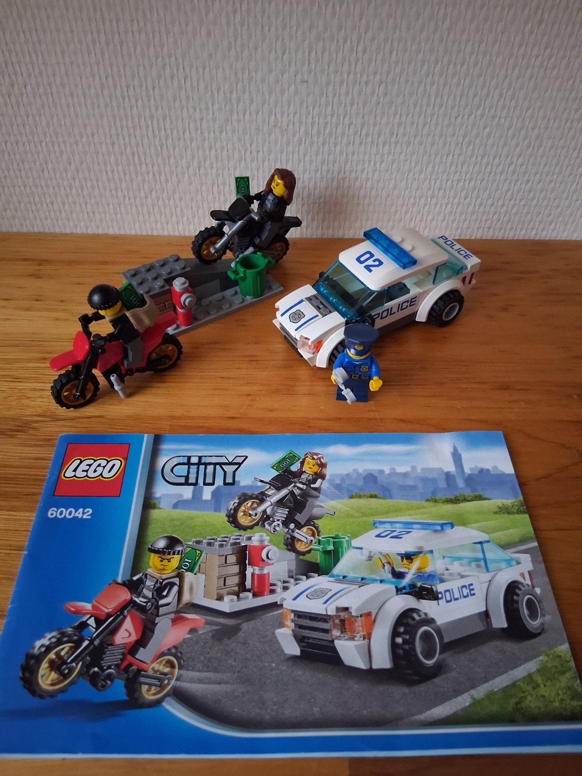 lego city boevenjacht & politie 60042 complete set + boekje, City, Lego, Ophalen of Verzenden, Zo goed als nieuw