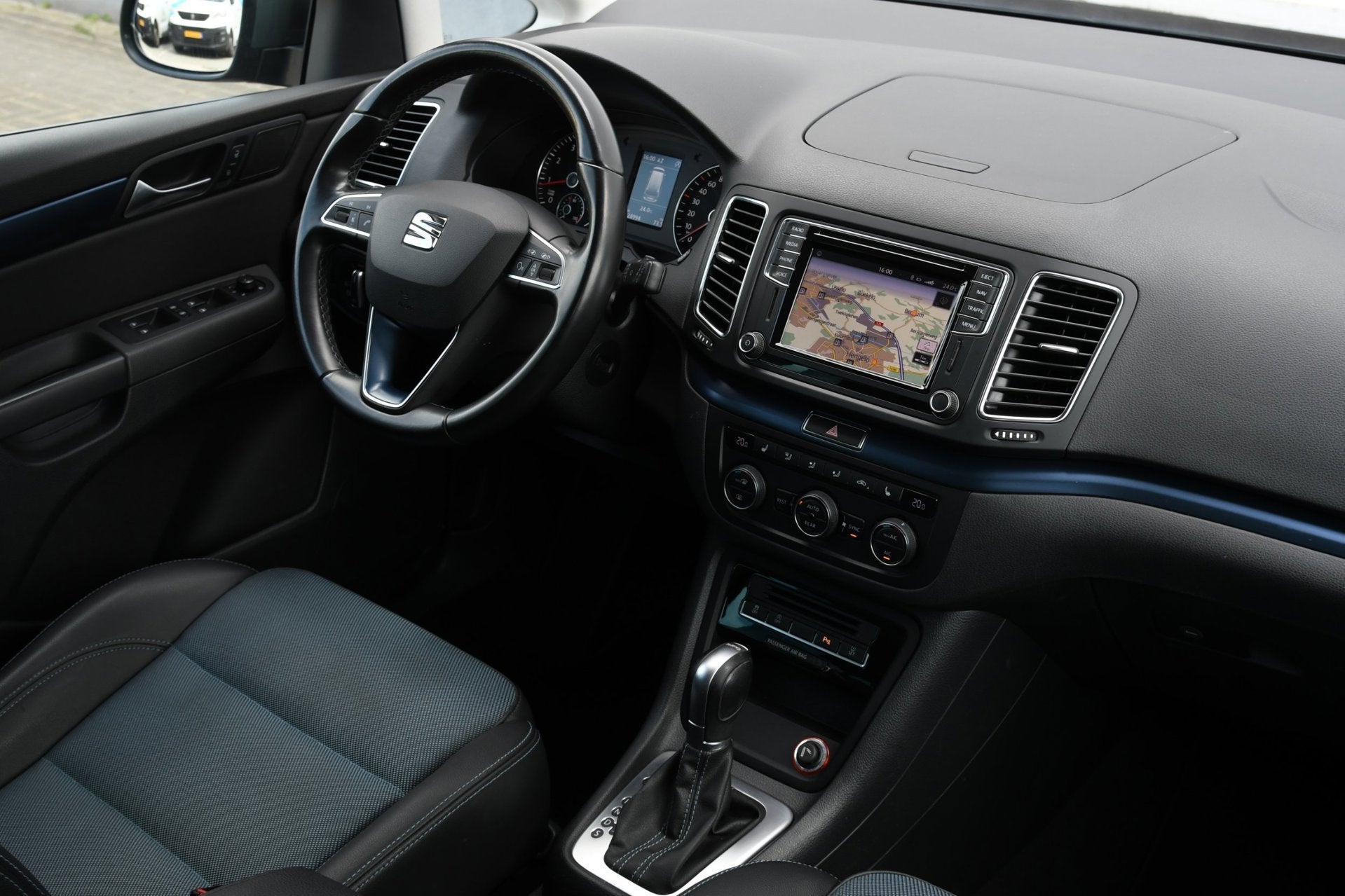 SEAT Alhambra 1.4 TSI Connect 7p KEYLESS|CAMERA, Auto's, Seat, Dealer onderhouden, 15 km/l, Gebruikt, 4 cilinders