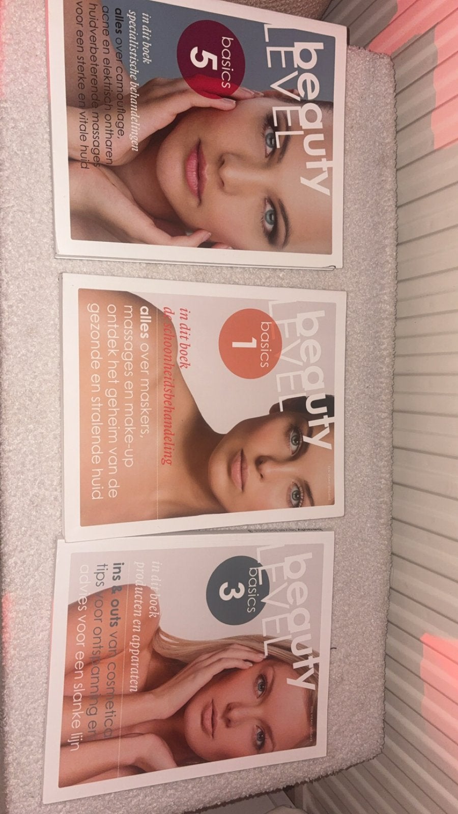 BeautyLevel 1, 3, 5, Ondernemen & Anatomie MBO Schoonheidss, Ophalen of Verzenden, Zo goed als nieuw, MBO