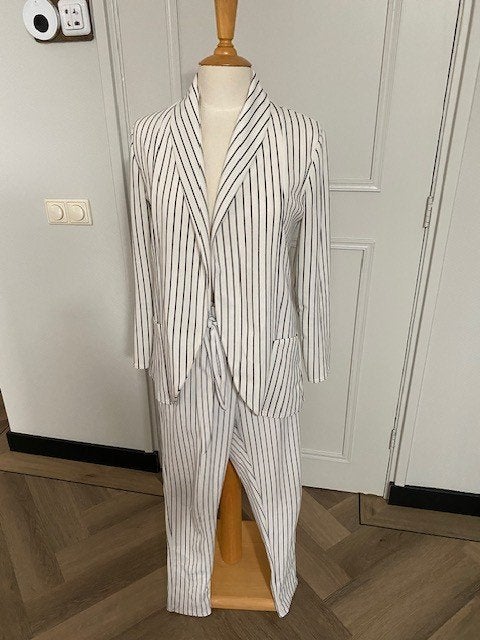 2 Delig pak mt. M, Kleding | Dames, Maat 38/40 (M), Kostuum of Pak, Wit, Ophalen of Verzenden