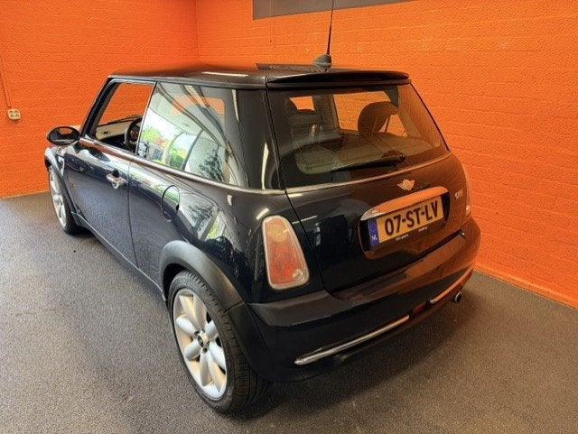 Mini Cooper One 1.6 90PK / EDITION 7 / AIRCO / APK 28-04-202, Auto's, Mini, Voorwielaandrijving, Gebruikt, Zwart, 4 cilinders