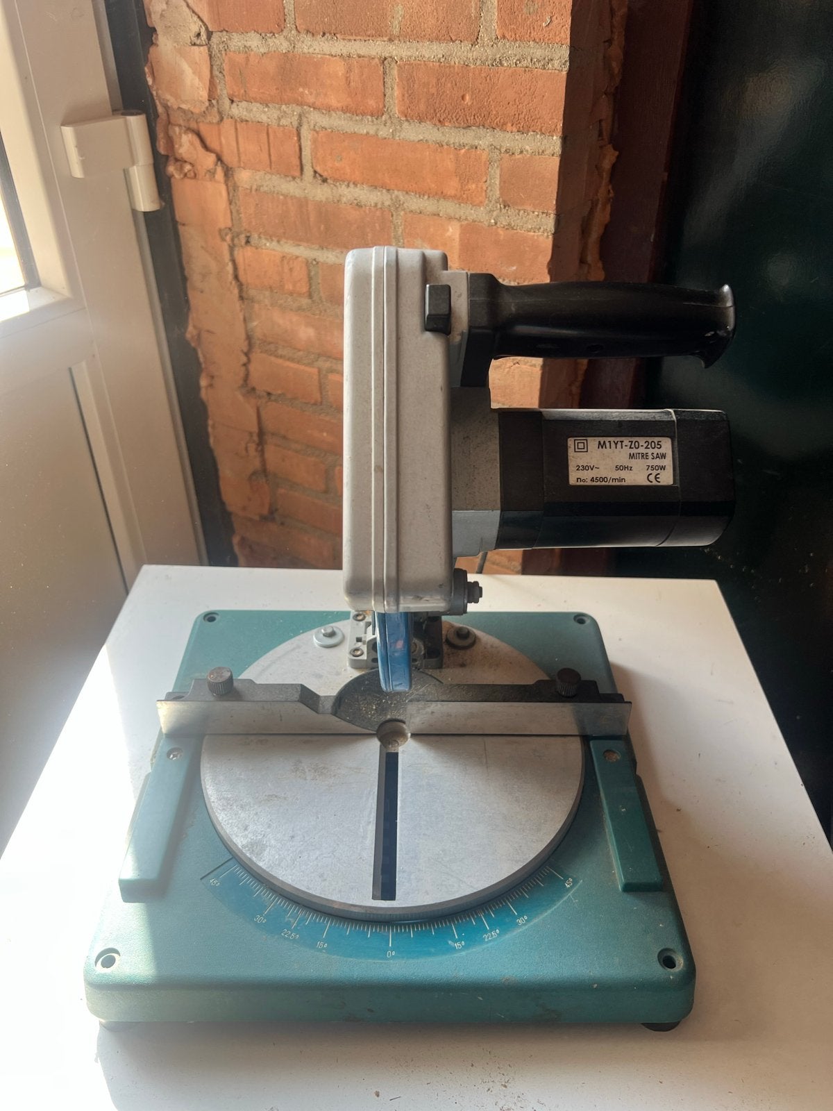 Afkortzaag M1YT-ZO-205 - 750W, Ophalen, Gebruikt, 600 tot 1200 watt, Afkortzaag