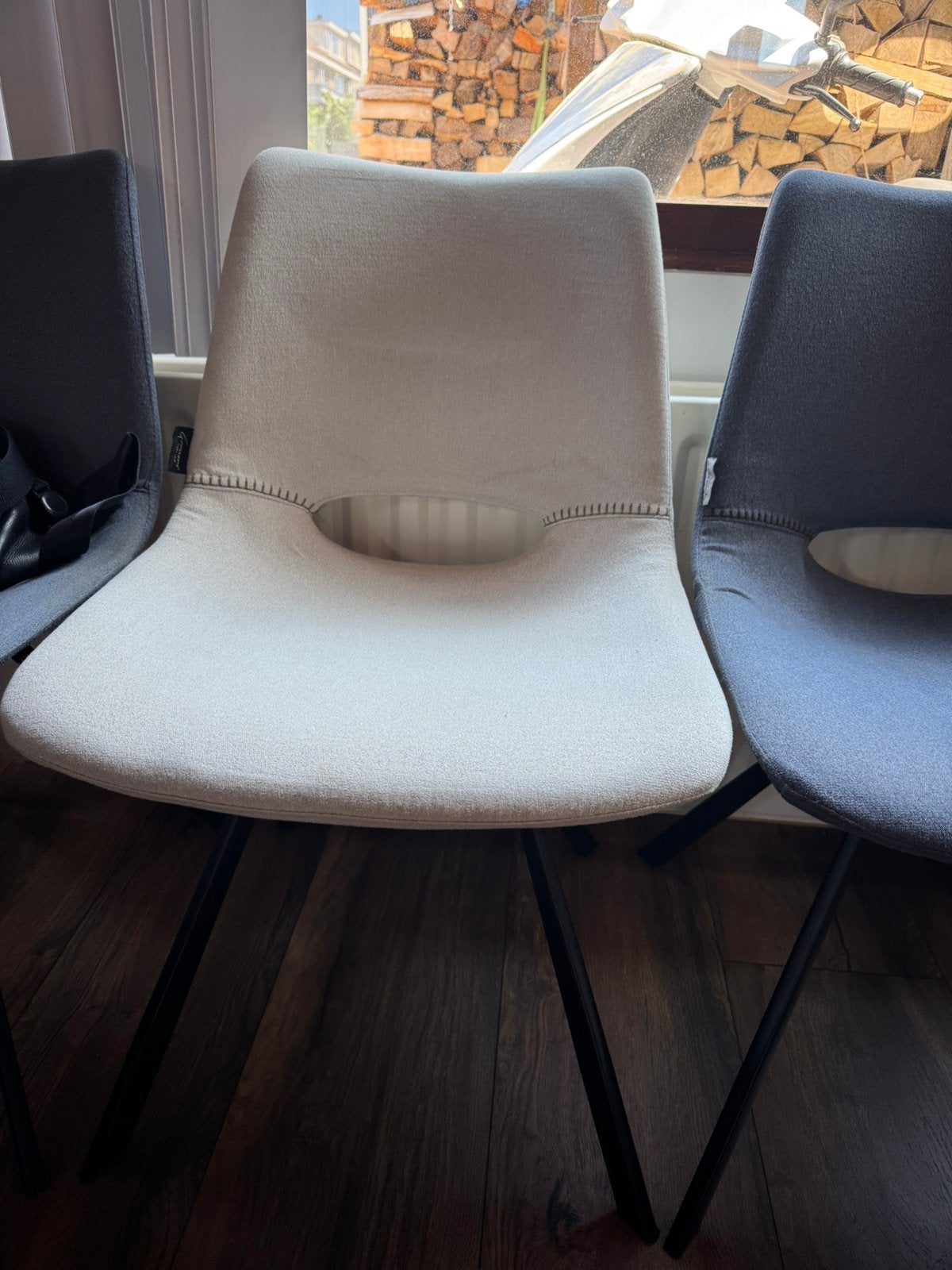 4 stoelen van Goossens (2x grijs en 2x beige), Huis en Inrichting, Stoelen, Ophalen, Grijs