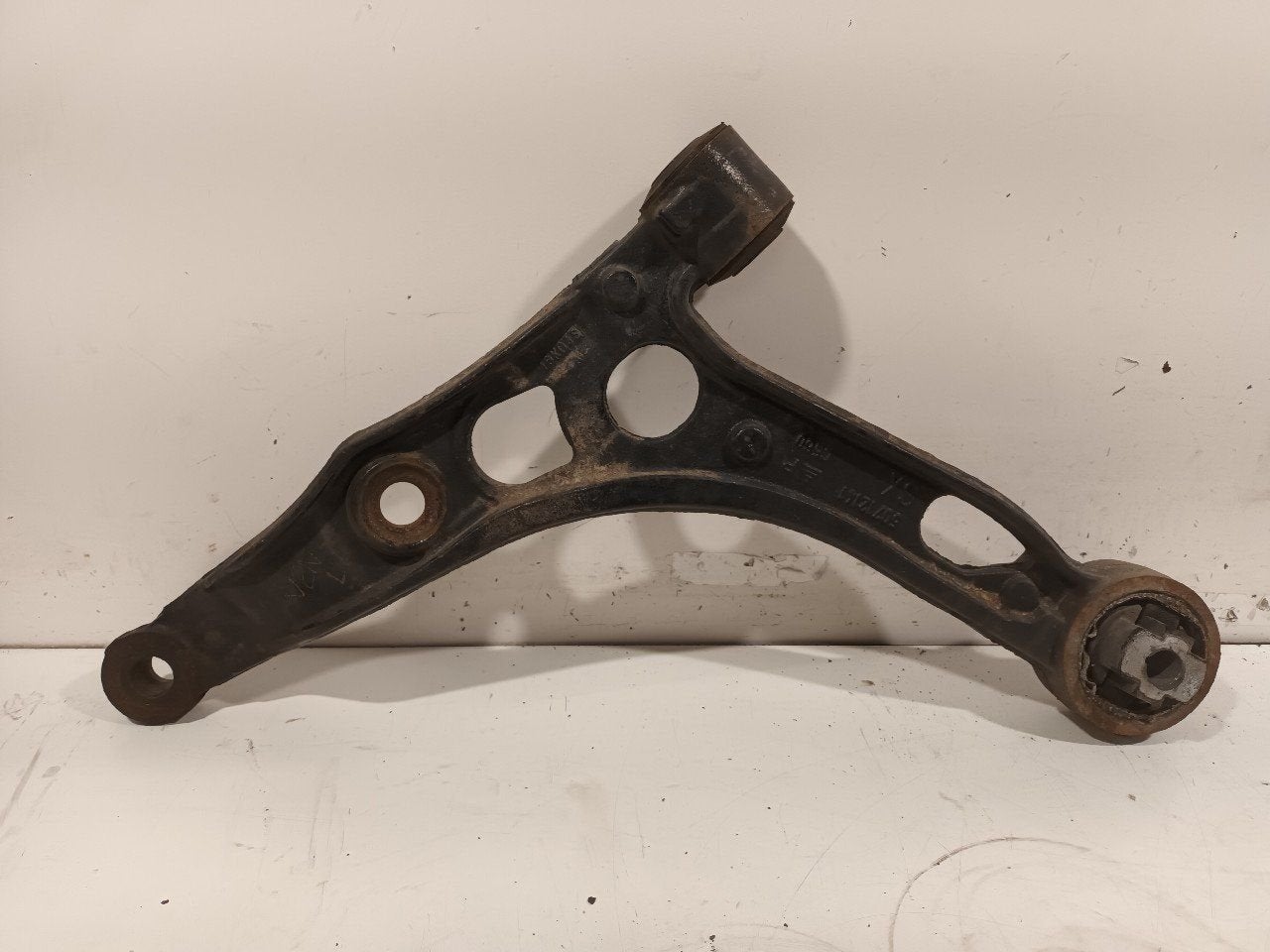 Draagarm links voor Fiat Ducato, Onderdelen@venauto.nl, Van der Ven Autorecycling B.V., Gebruikt, Ettenseweg 76, 4706 PB Roosendaal, The Netherlands
