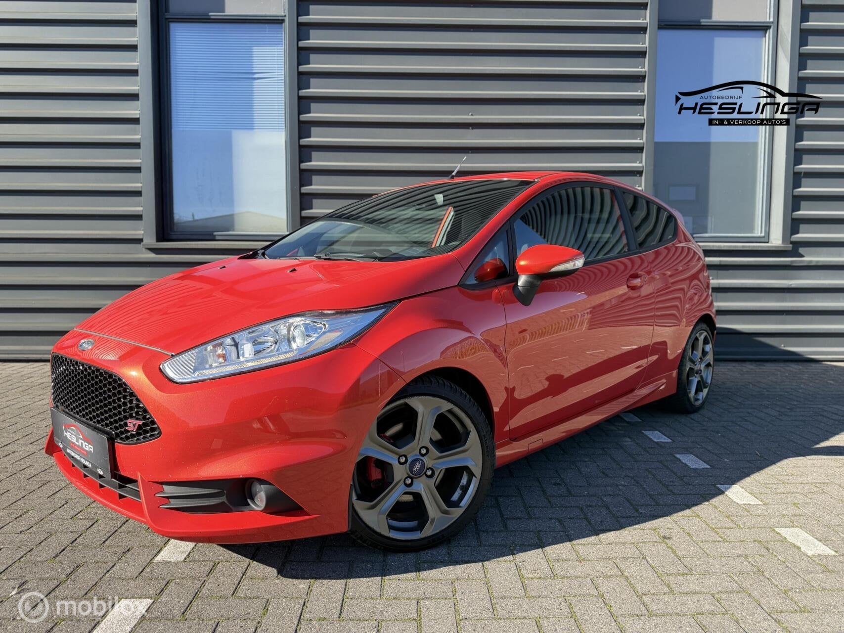 Ford fiesta st-2 | Stoelverwarming | 182 PK, Auto's, Voorwielaandrijving, Dealer onderhouden, Gebruikt, Zwart