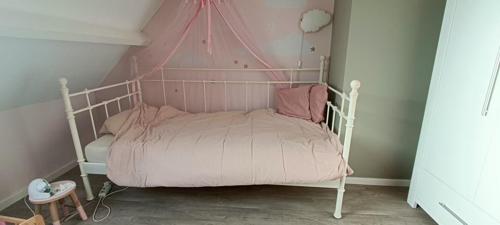 Wit metalen eenpersoonsbed, Gebruikt, 90 cm, Eenpersoons, Wit