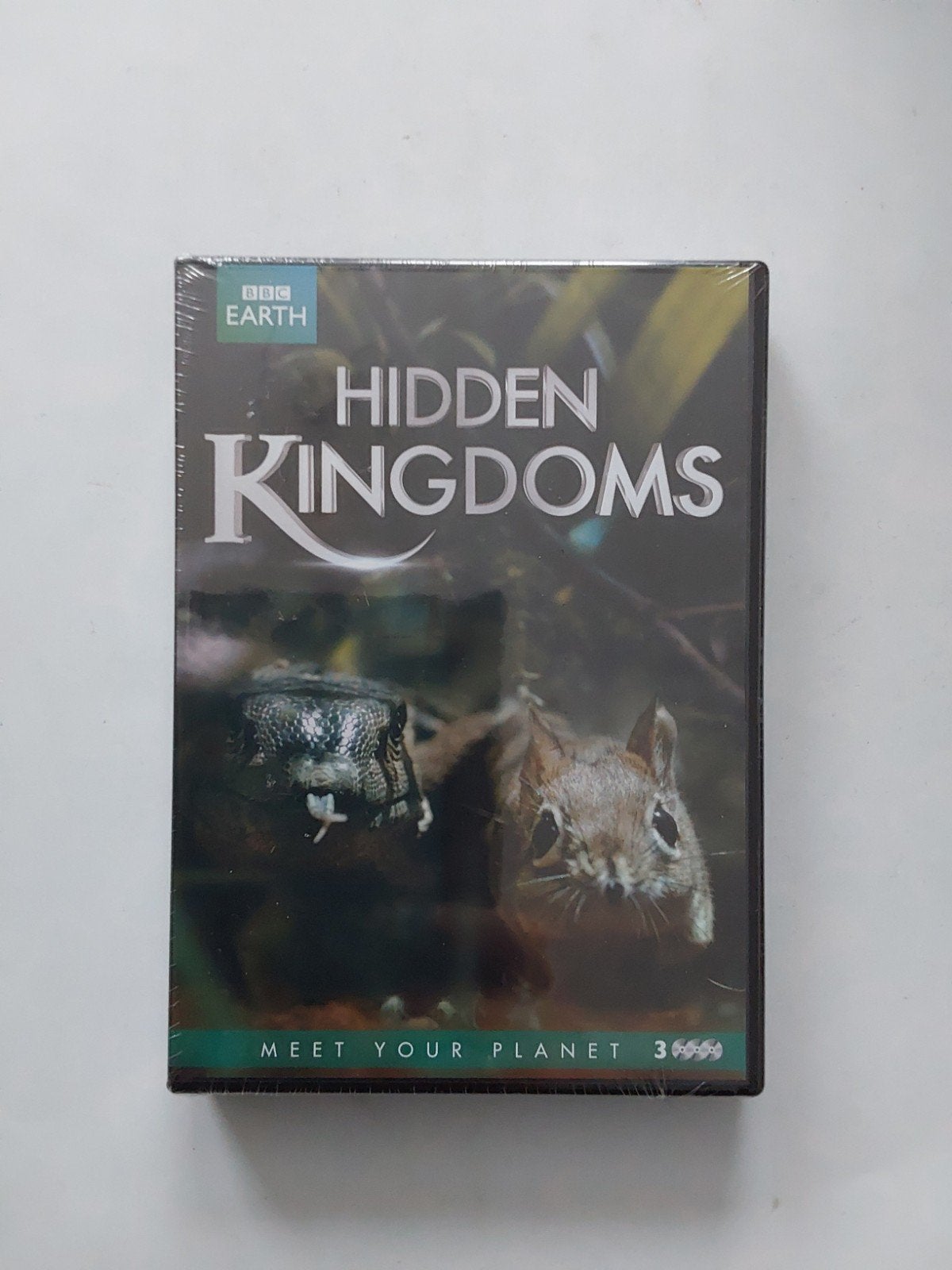 Hidden Kingdoms - BBC Earth  3 DVD-box  🆕️ ( in seal ), Engels, Nederlands, Natuur, Ophalen of Verzenden
