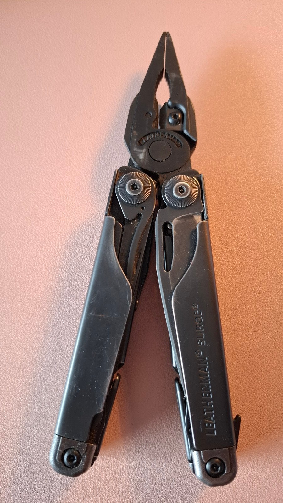 Leatherman Surge - nieuwste generatie, Caravans en Kamperen, Ophalen of Verzenden, Zo goed als nieuw