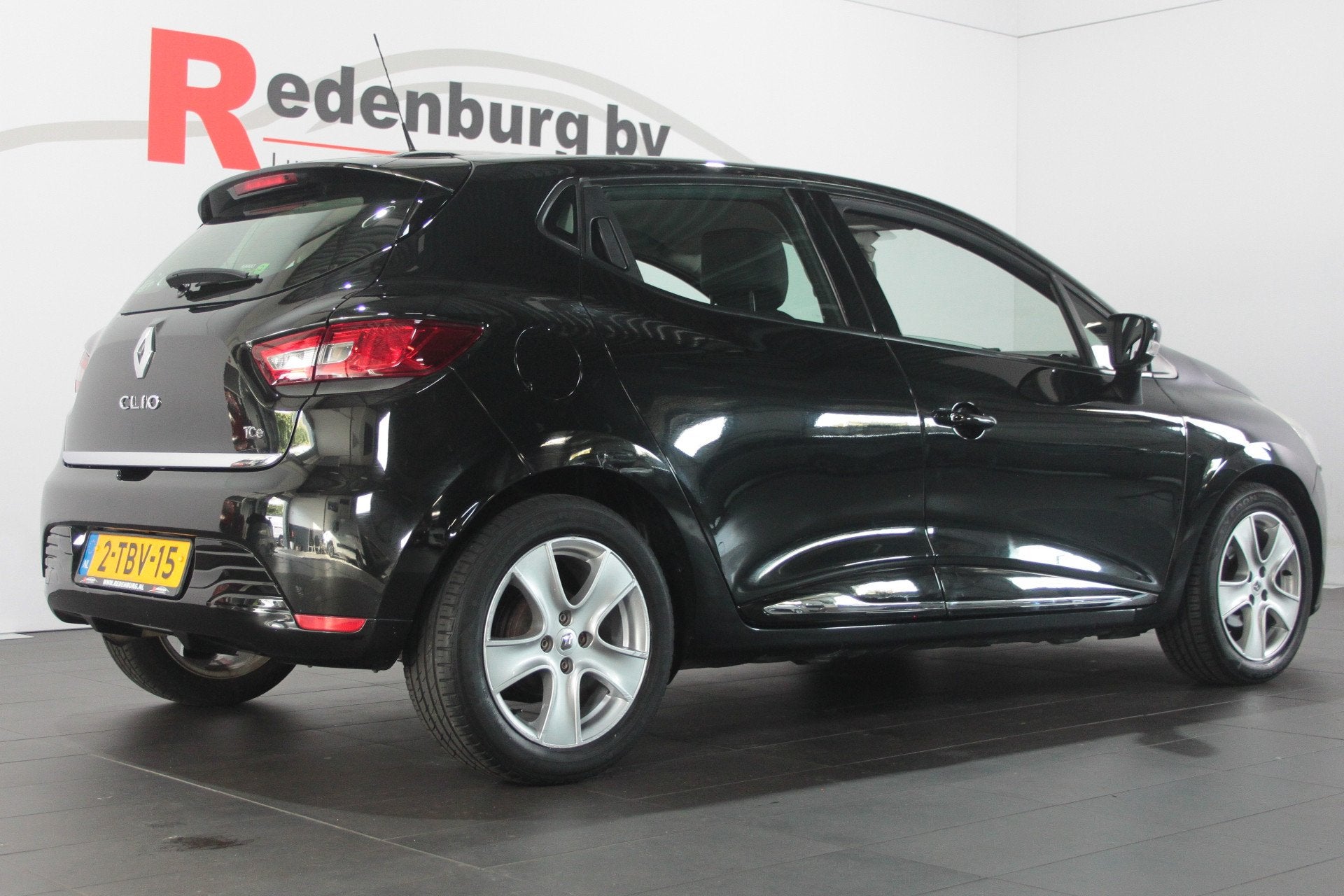 Renault Clio 0.9 TCe Expression - Airco / Bluetooth / Navi, Auto's, Voorwielaandrijving, 540 kg, Zwart, Origineel Nederlands