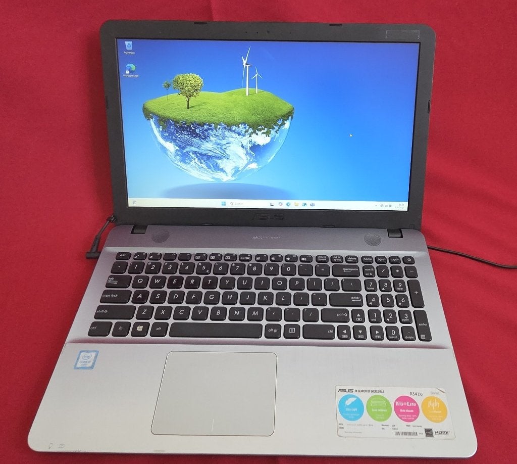 Nette Asus Laptop 15 Inch SSD’s Wind 11 Lader, Gebruikt, 2 tot 3 Ghz, 15 inch, Ophalen of Verzenden