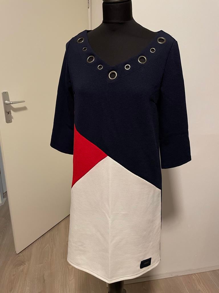 Blauwe jurk met rode en witte details Smash maat M, Kleding | Dames, Jurken, Maat 38/40 (M), Blauw, Ophalen of Verzenden, Gedragen