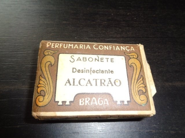 Oud pakje Alcatrão teerzeep., Ophalen of Verzenden, Verpakking