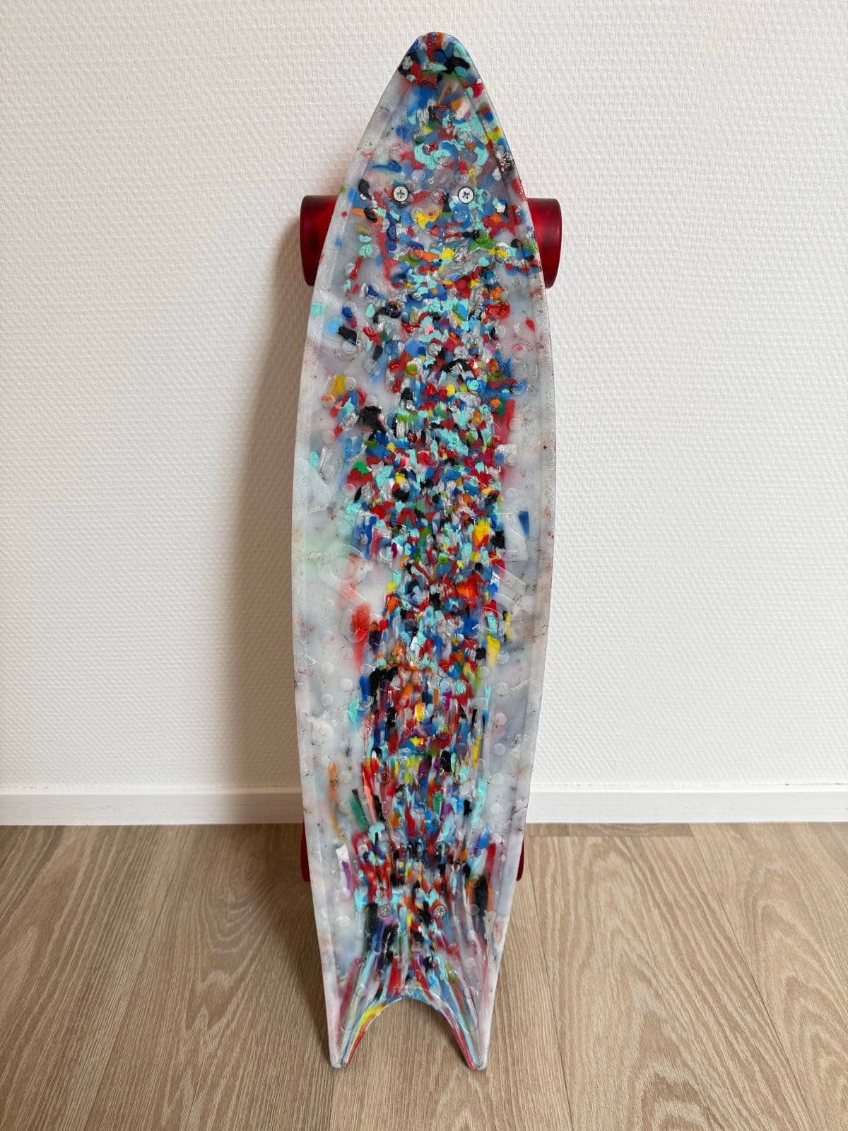 Uniek skateboard van duurzaam materiaal met kleurrijk design, Ophalen, Zo goed als nieuw, Skateboard