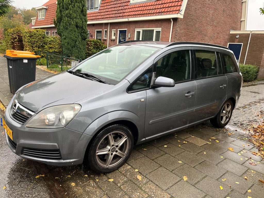Opel Zafira 1.9 CDTi Executive AUTOMAAT EURO-4 7-PERSONEN, Auto's, Opel, Bedrijf, Te koop, Zafira, ABS, Airbags, Airconditioning