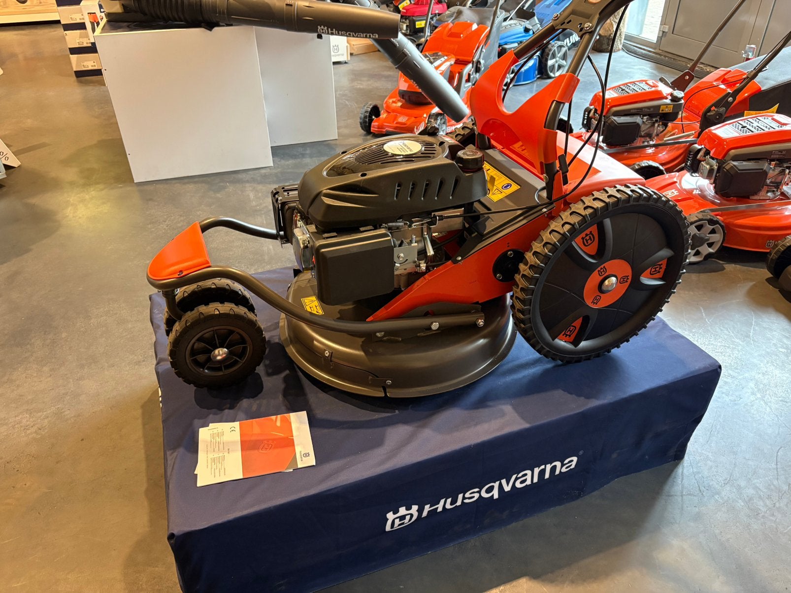 Nieuwe Husqvarna DB551 Ruwterreinmaaier grasmaaier, Ophalen, Cirkelmaaier, Nieuw, Benzine-grasmaaier