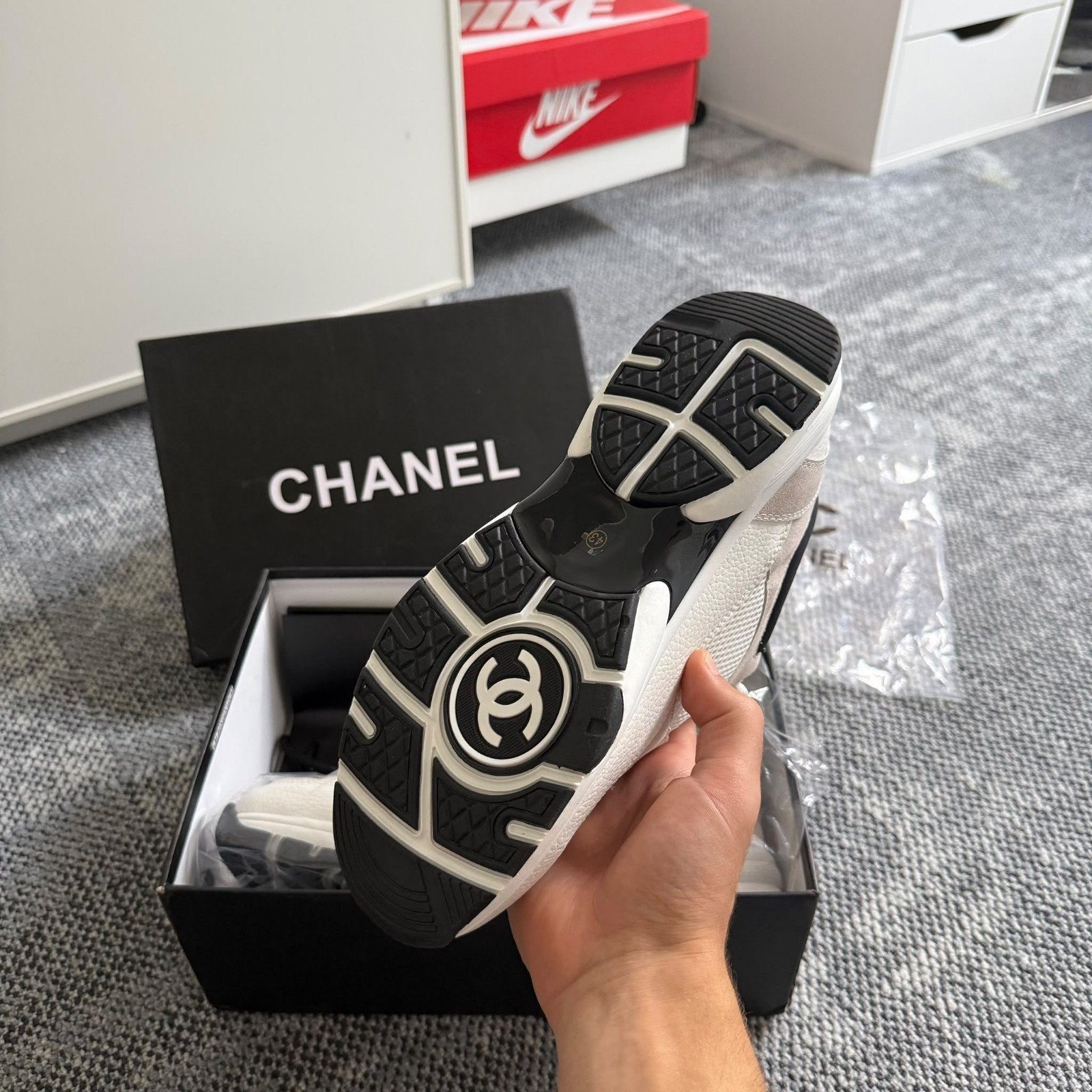 Chanel Sneakers maat 43, Ophalen of Verzenden, Nieuw, Wit