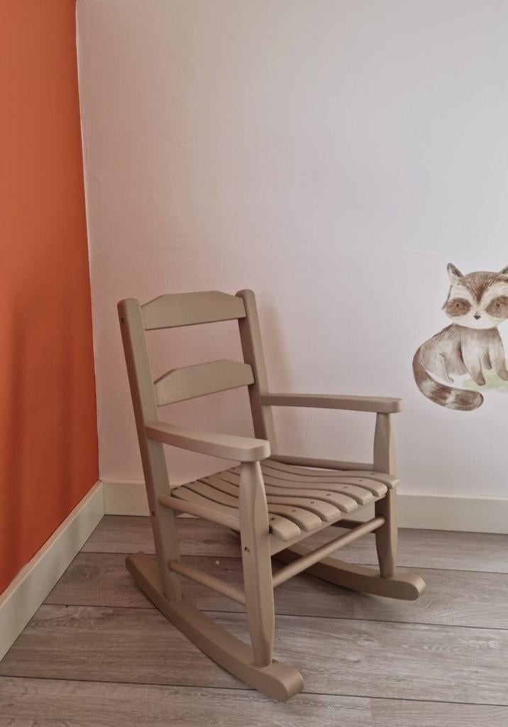 Schattige kinder schommelstoel, beige, 60x32x47cm, Kinderen en Baby's, Kinderkamer | Tafels en Stoelen, Ophalen of Verzenden, Gebruikt