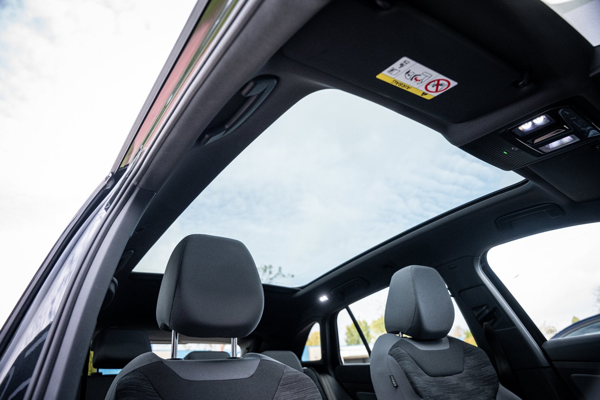 Volkswagen ID.4 Pro 77 kWh|Elek Trekh|IQ-Light|Pano|Warmtepo, Auto's, Automaat, Dealer onderhouden, Gebruikt, Zwart