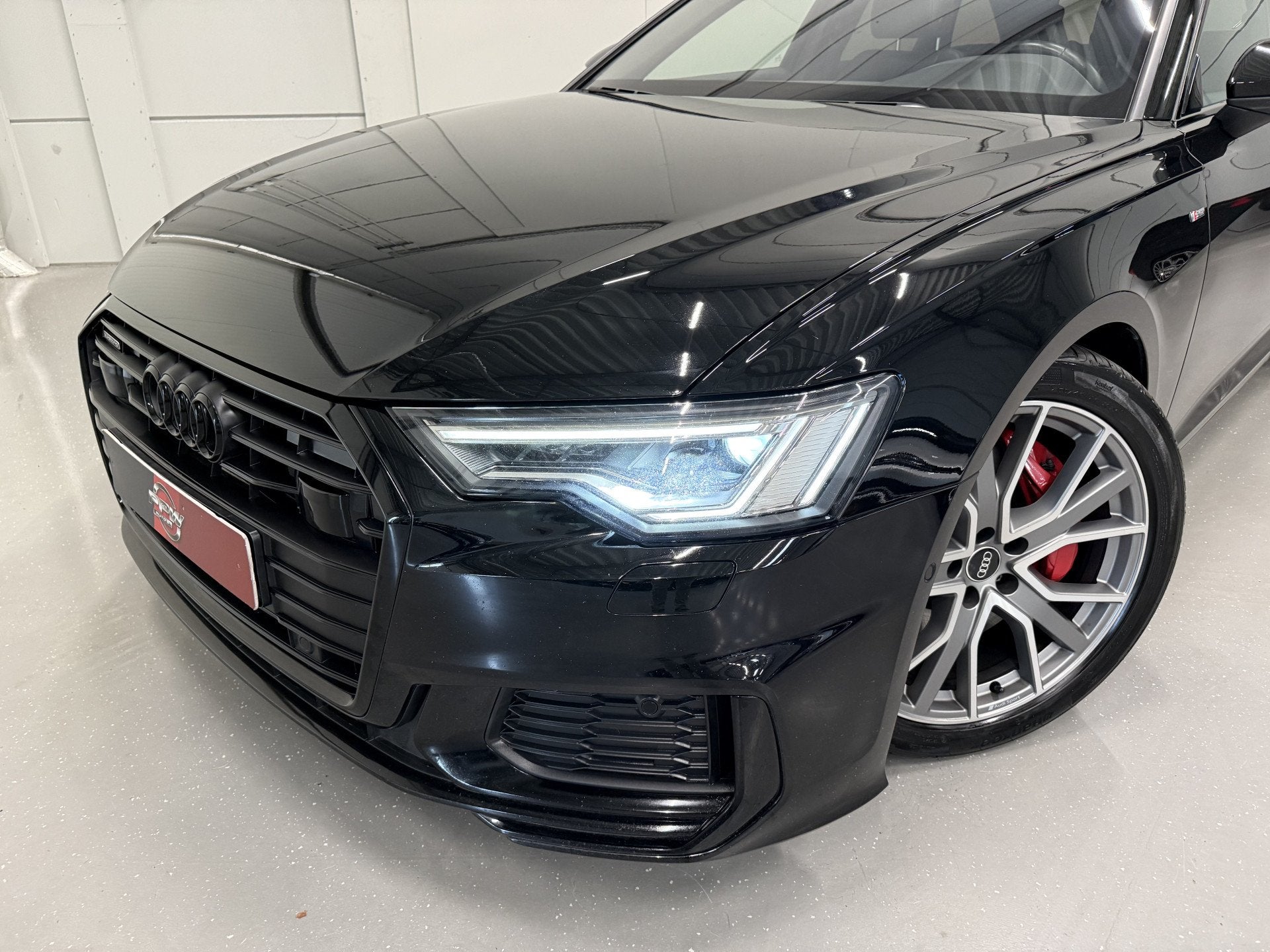 Audi A6 Avant 55 TFSI e quattro Competition PANO/TREKHAAK/B&, Auto's, Audi, Automaat, Gebruikt, Zwart, 4 cilinders