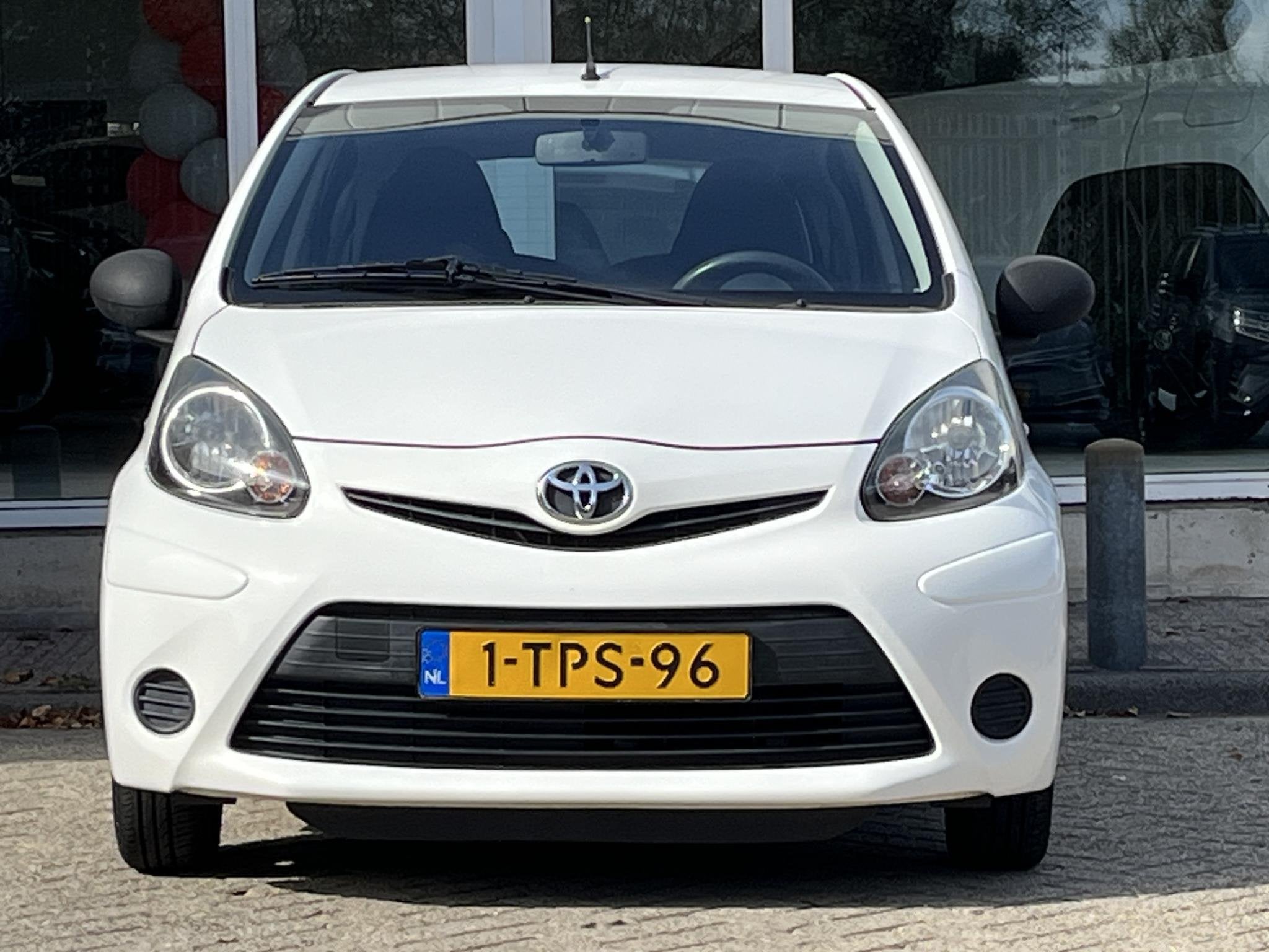 Toyota Aygo 1.0 VVT-i Now, Voorwielaandrijving, Euro 5, Stof, Gebruikt