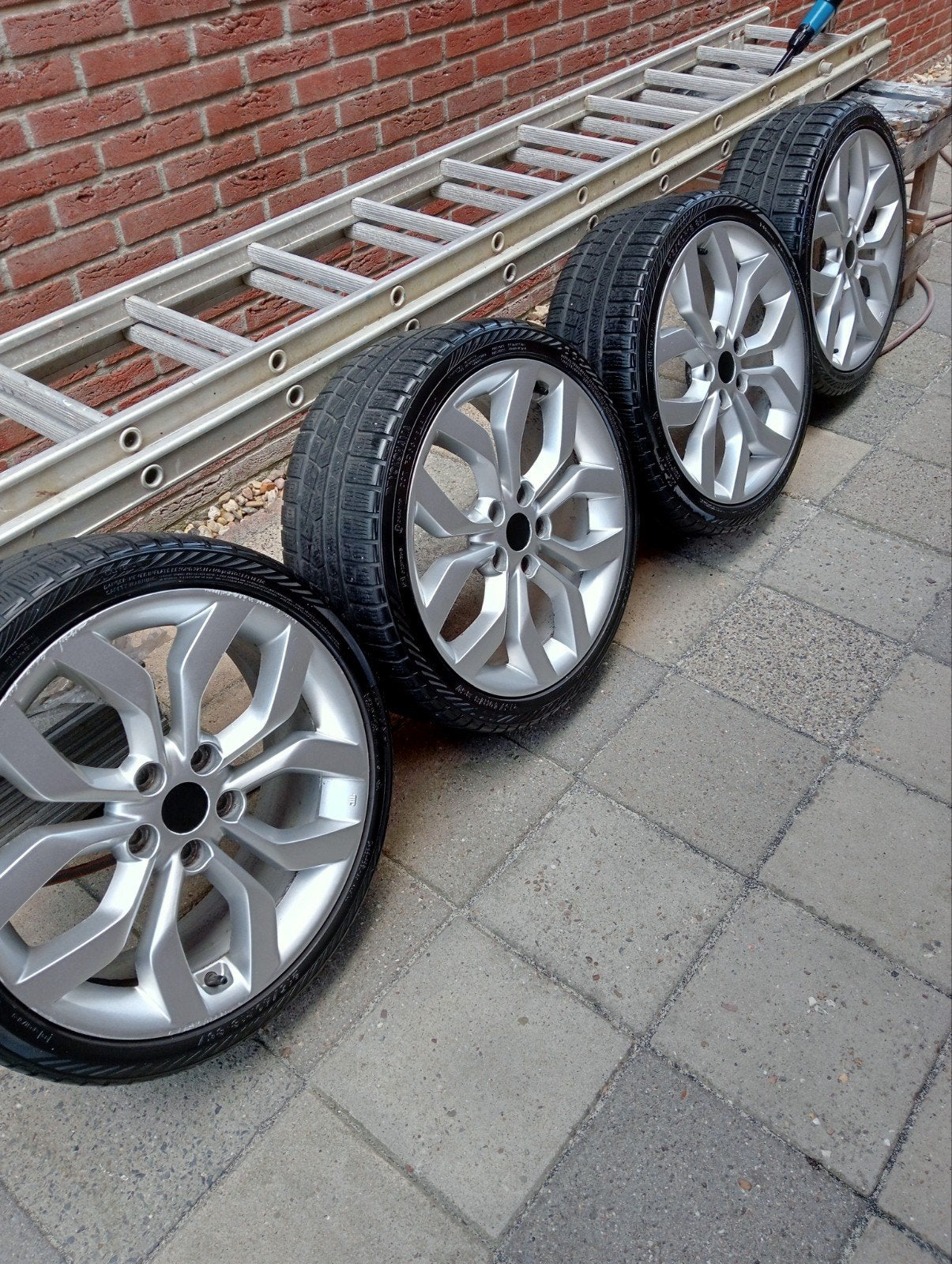 Set van  Hyundai veloster winterbanden met velgen 215/40R18, Ophalen, 18 inch, Banden en Velgen, Winterbanden