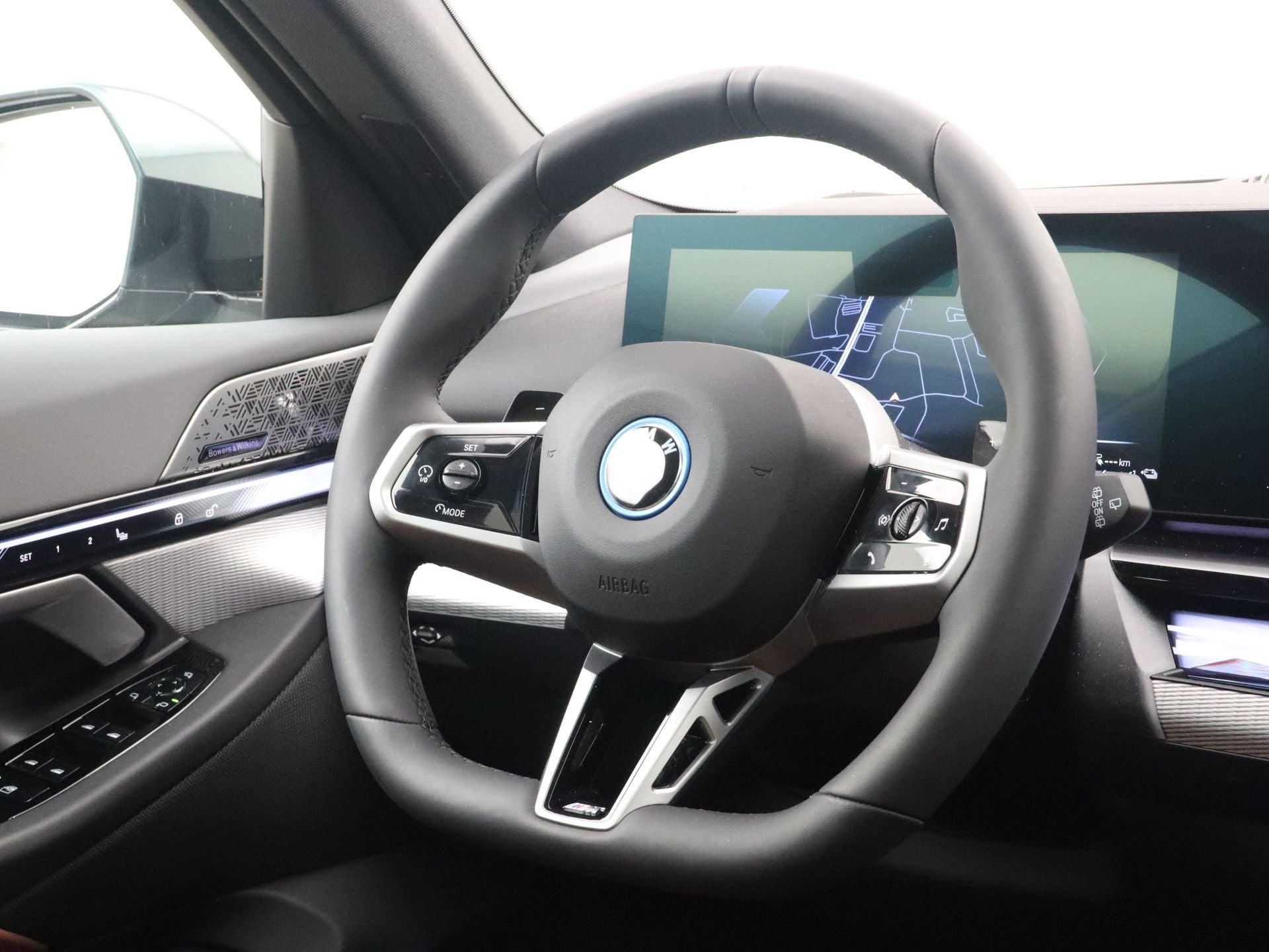 BMW 5 Serie 530e Touring M-Sport Pro Edition PERIDOTGREEN ME, Auto's, Automaat, 1998 cc, Achterwielaandrijving, 1800 kg