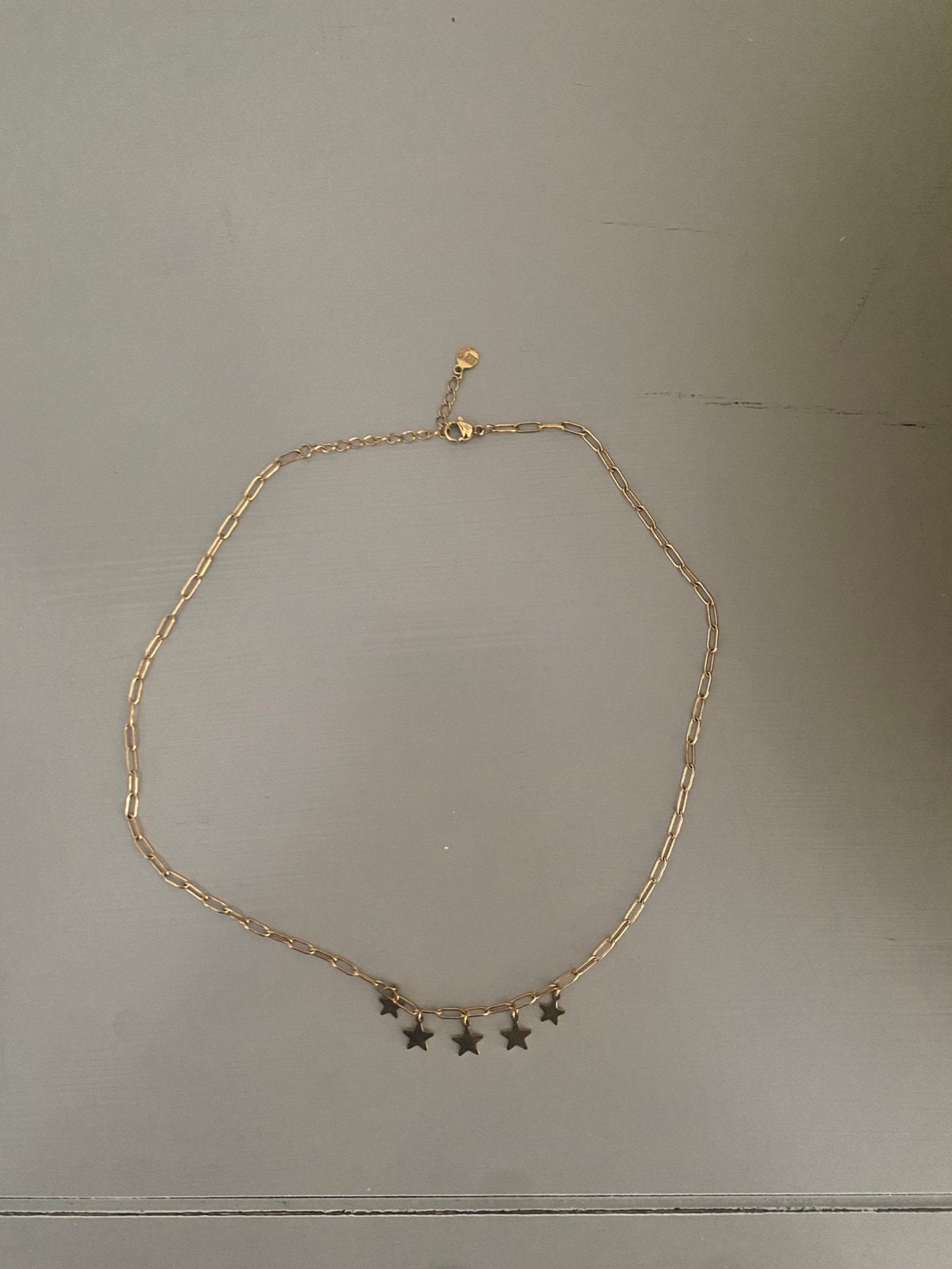 Ketting met 5 hartjes, Sieraden, Tassen en Uiterlijk, Ophalen of Verzenden, Zo goed als nieuw, Overige materialen, Met bedels of kralen