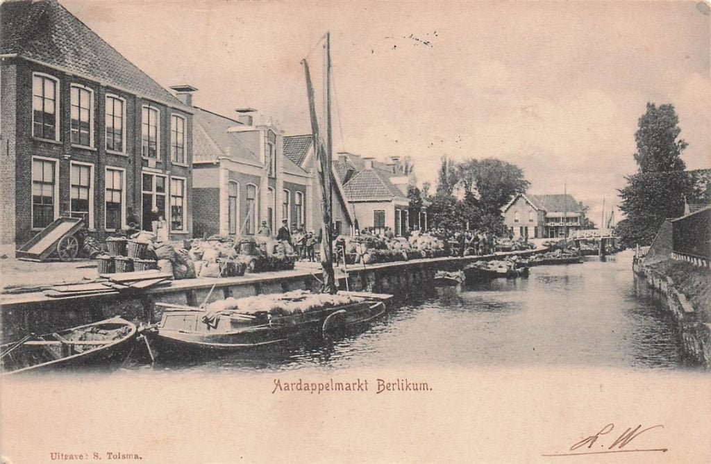 703-044-035 Aardappelmarkt Berlikum, Verzenden, Voor 1920, Friesland