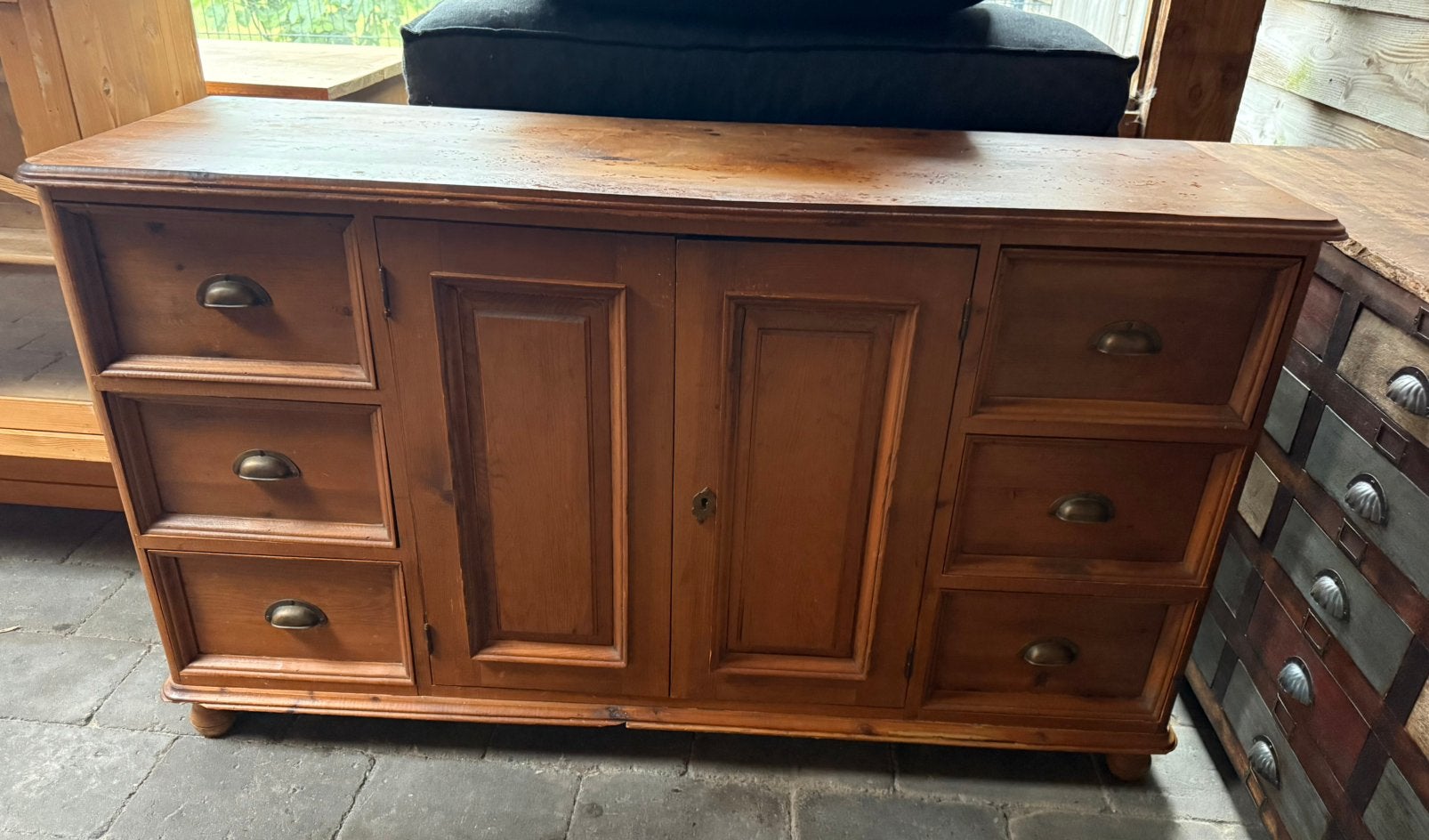 Zware oud geloogd grenen antieke dressoir, Ophalen