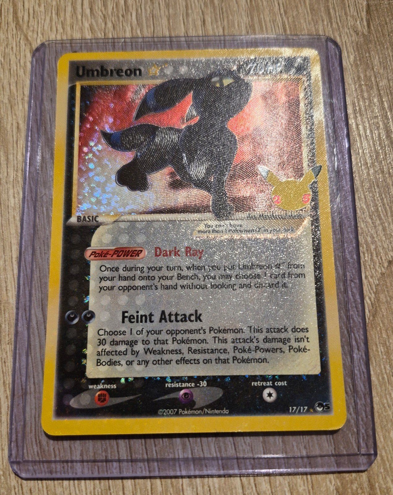 Pokémon Umbreon Gold Star Celebrations Classic Collection, Ophalen of Verzenden, Zo goed als nieuw, Losse kaart, Foil