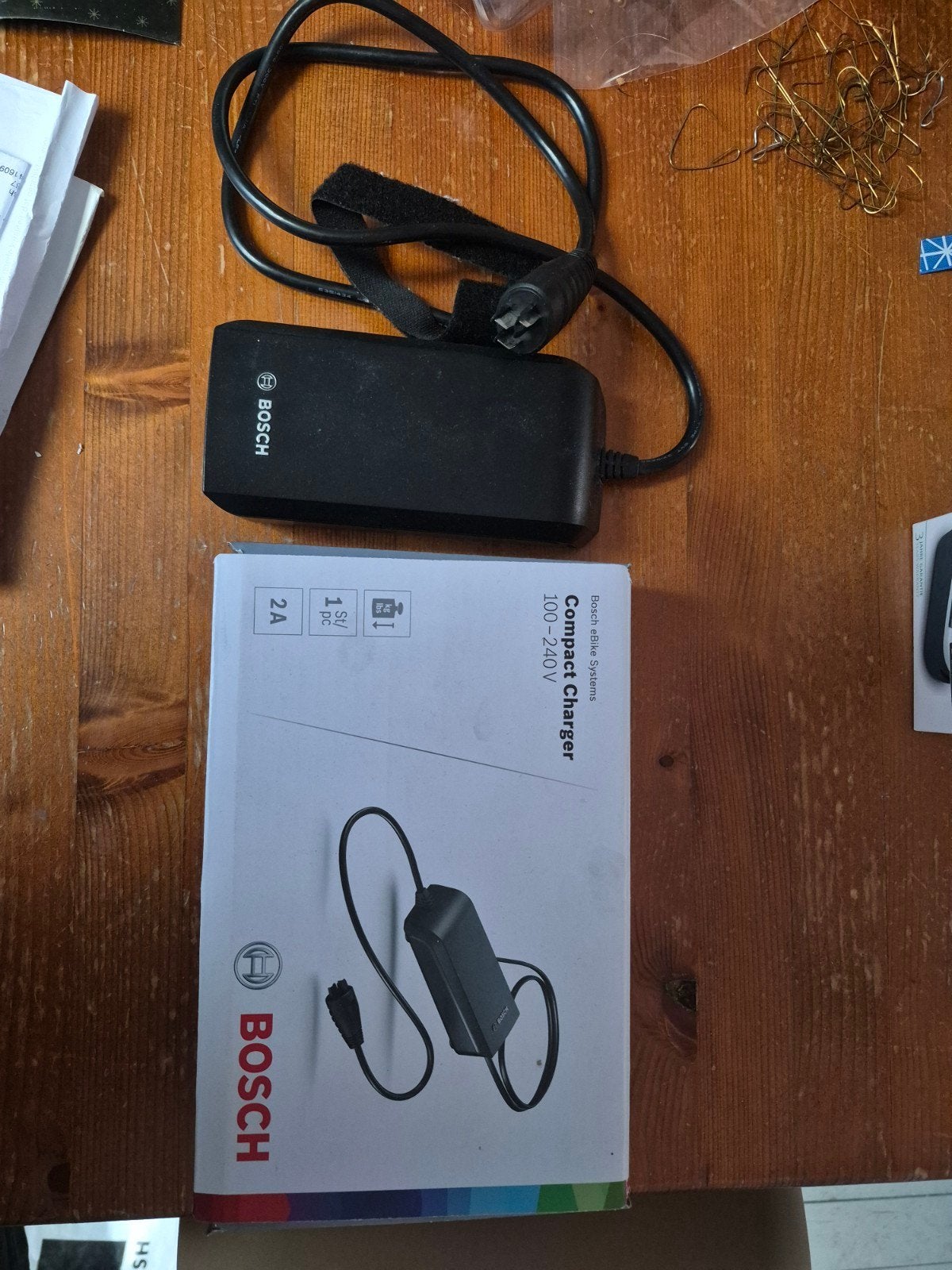 Bosch Compact Charger 100-240V voor e-bikes, Ophalen, Zo goed als nieuw