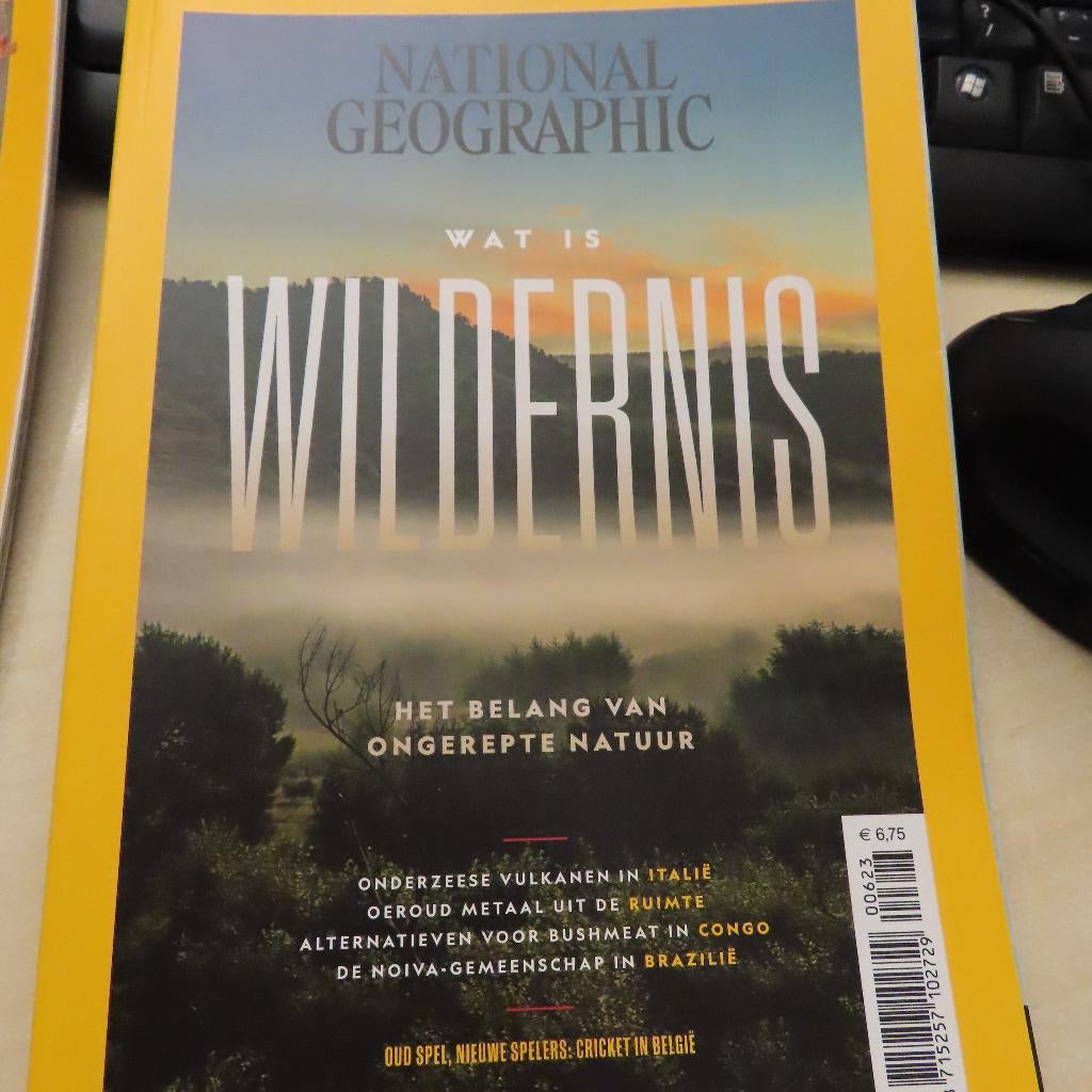 National Geographic   Wat is wildernis( Oceanen,jungle enz), Verzenden, Zo goed als nieuw, Damesbladen