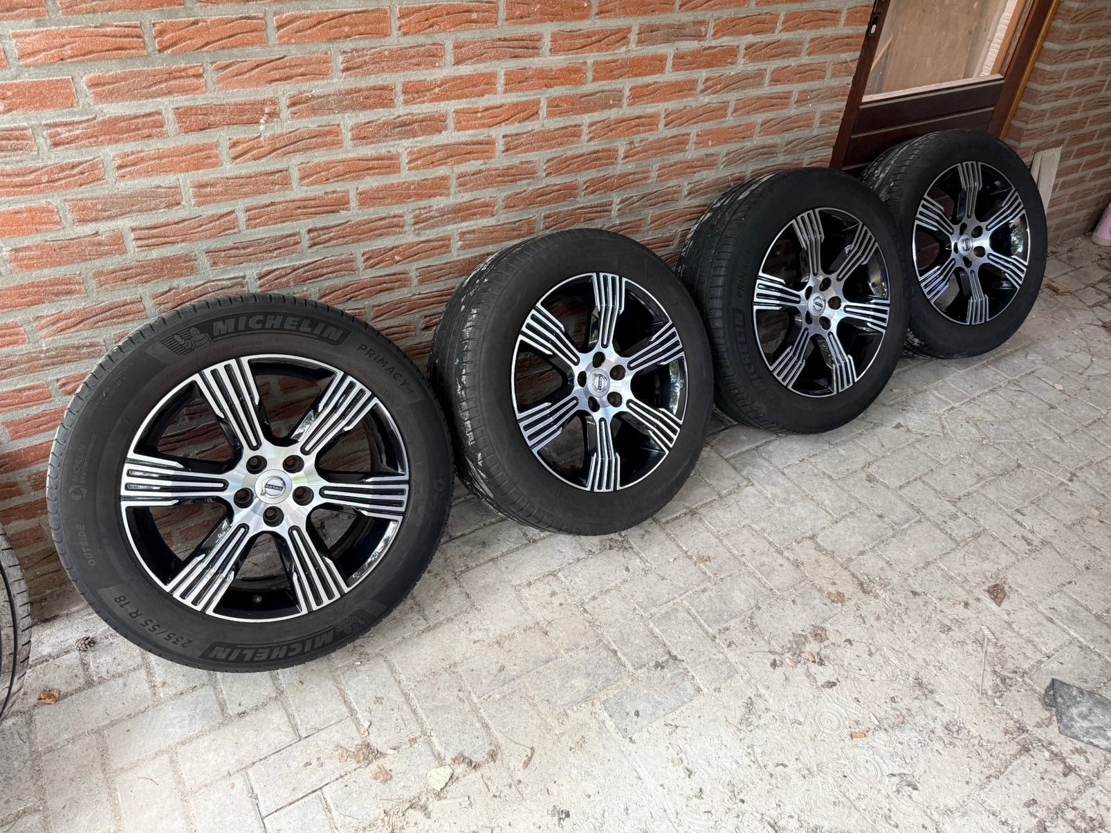 Volvo zomerset 18”, 18 inch, Banden en Velgen, Ophalen of Verzenden, 235 mm