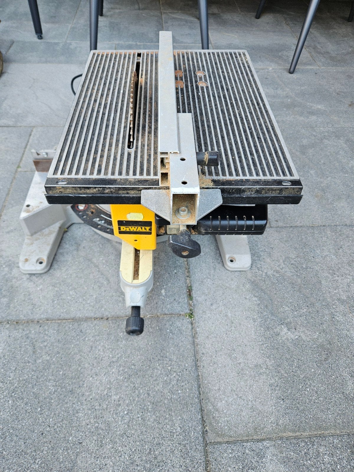 DeWalt Afkortzaag/Tafelzaag - Gebruikt, Ophalen, Gebruikt, DeWalt, 600 tot 1200 watt