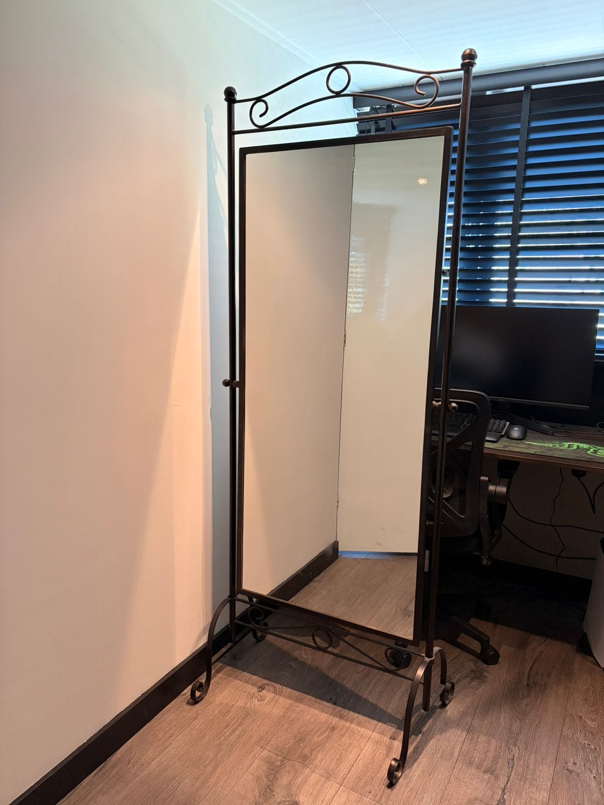 Metalen spiegel, Huis en Inrichting, Woonaccessoires | Spiegels, Ophalen, Minder dan 50 cm, Zo goed als nieuw, Minder dan 100 cm