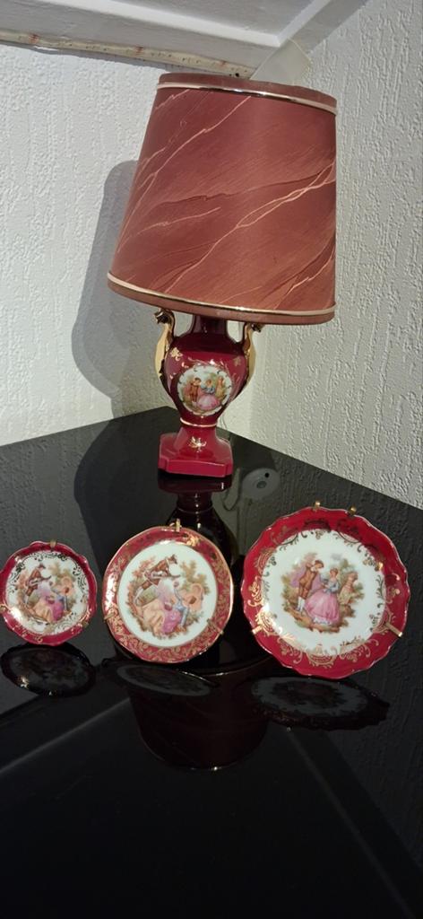 Limoges antieke decoratieve set: lamp, borden en koetsje, Antiek en Kunst, Antiek | Porselein, Ophalen