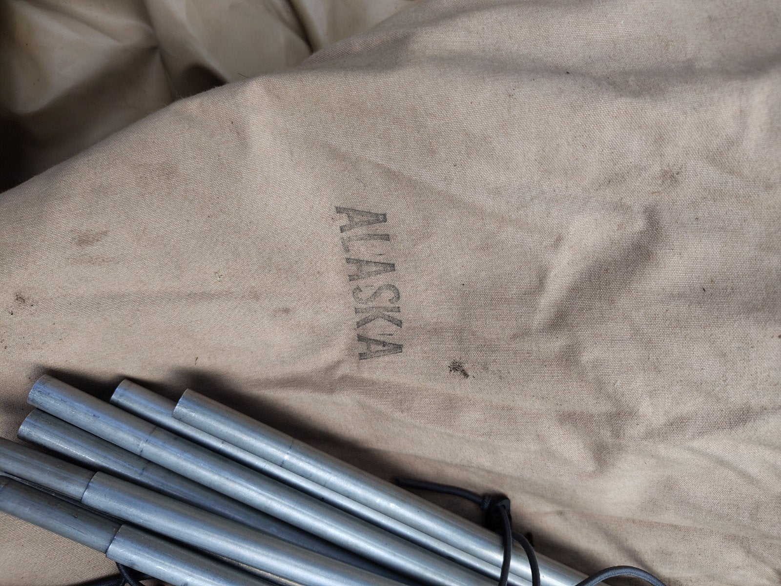 Esvo tent type Alaska, Ophalen