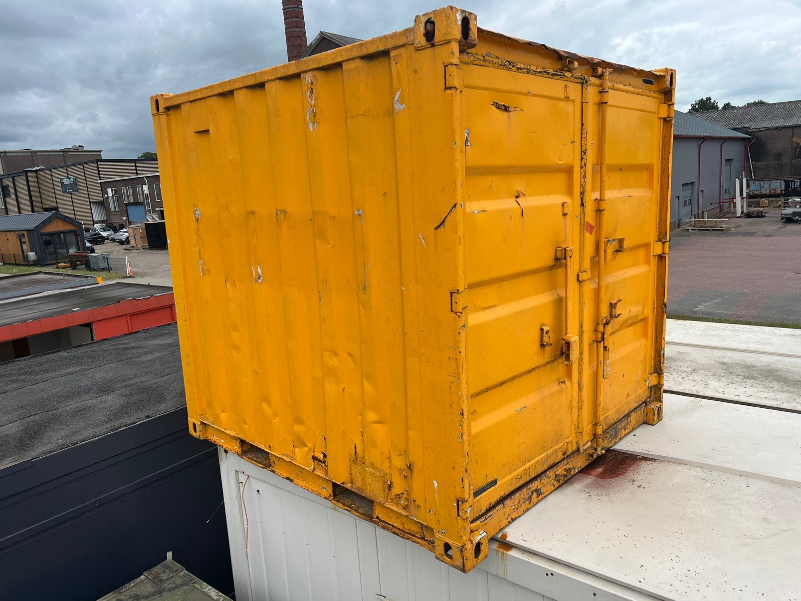 Opslag container 8 ft, Ophalen