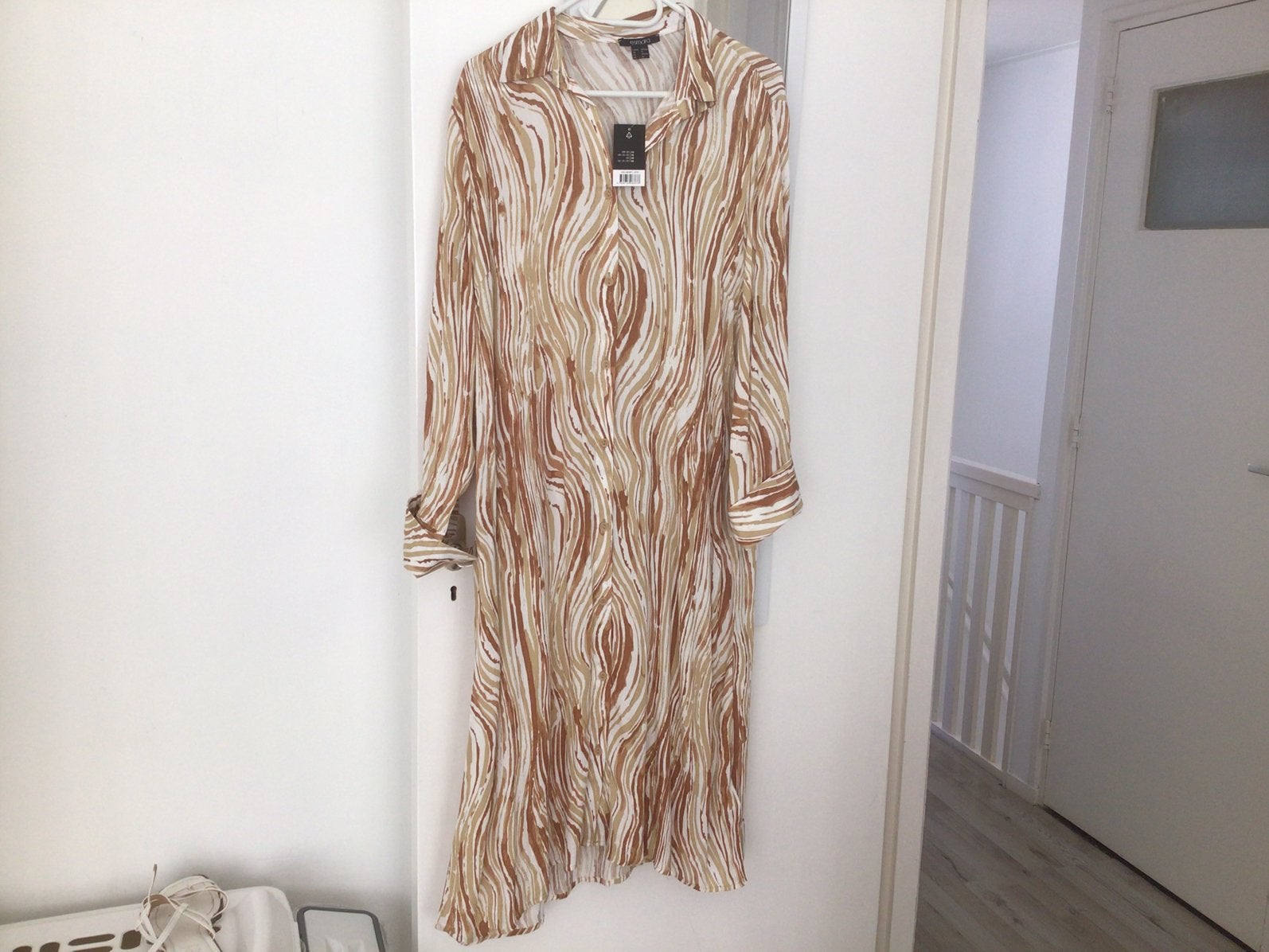 Lange blousejurk met lange mouwen in bruintinten 46, Kleding | Dames, Jumpsuits, Ophalen of Verzenden, Zo goed als nieuw, Maat 46/48 (XL) of groter