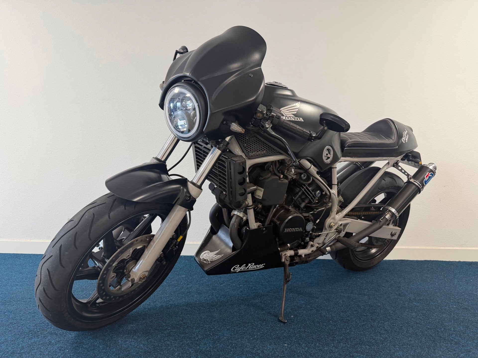 Honda Tour VF 400 F / SUPER GAVE CAFE RACER / INRUIL KOOPJE, Sportuitlaat, Bedrijf, 399 cc, Meer dan 35 kW