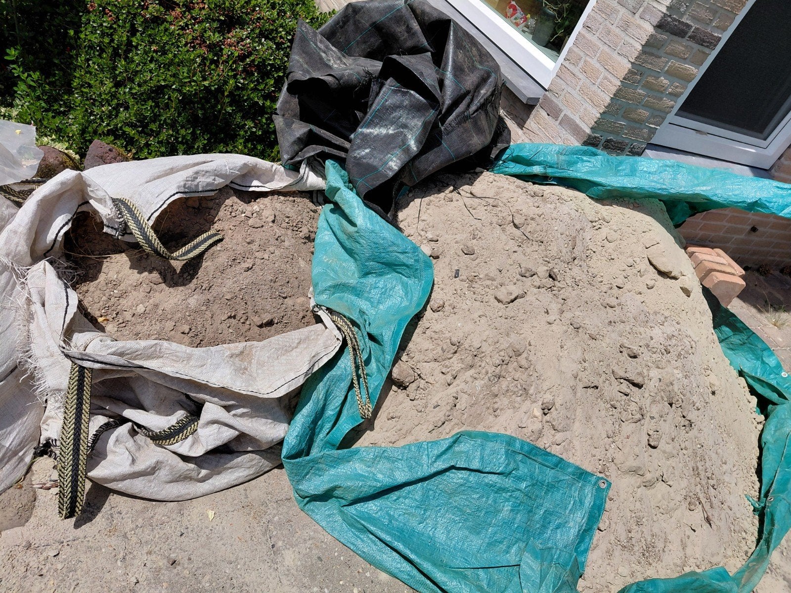 Gratis op te halen: geel zand en/of aarde, Tuin en Terras, Ophalen, Ophoogzand