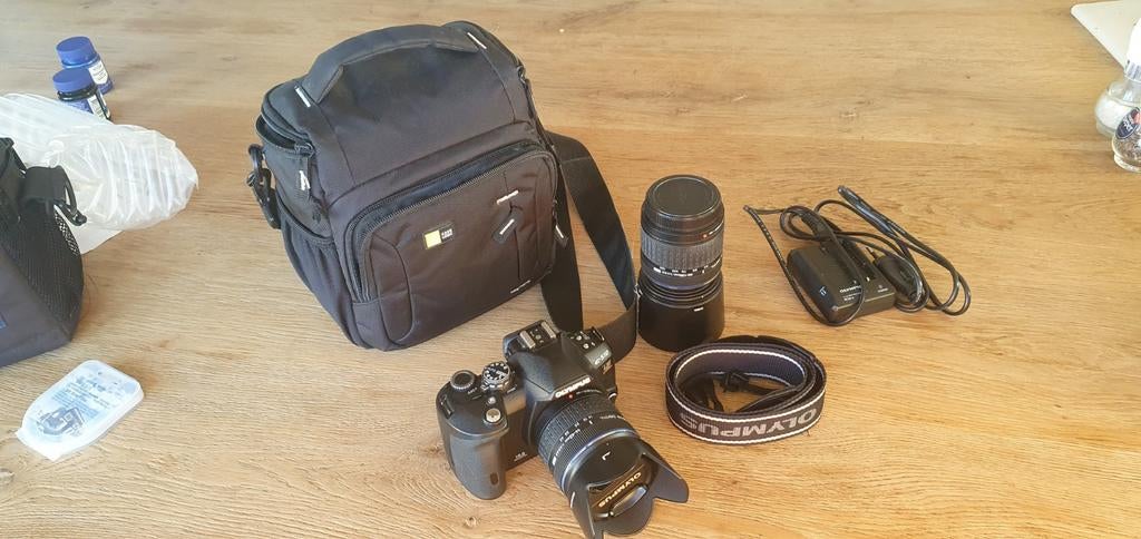 Olympus E-510 met tas, 2 lenzen en lader, Audio, Tv en Foto, Fotocamera's Digitaal, Ophalen of Verzenden, Zo goed als nieuw, Olympus