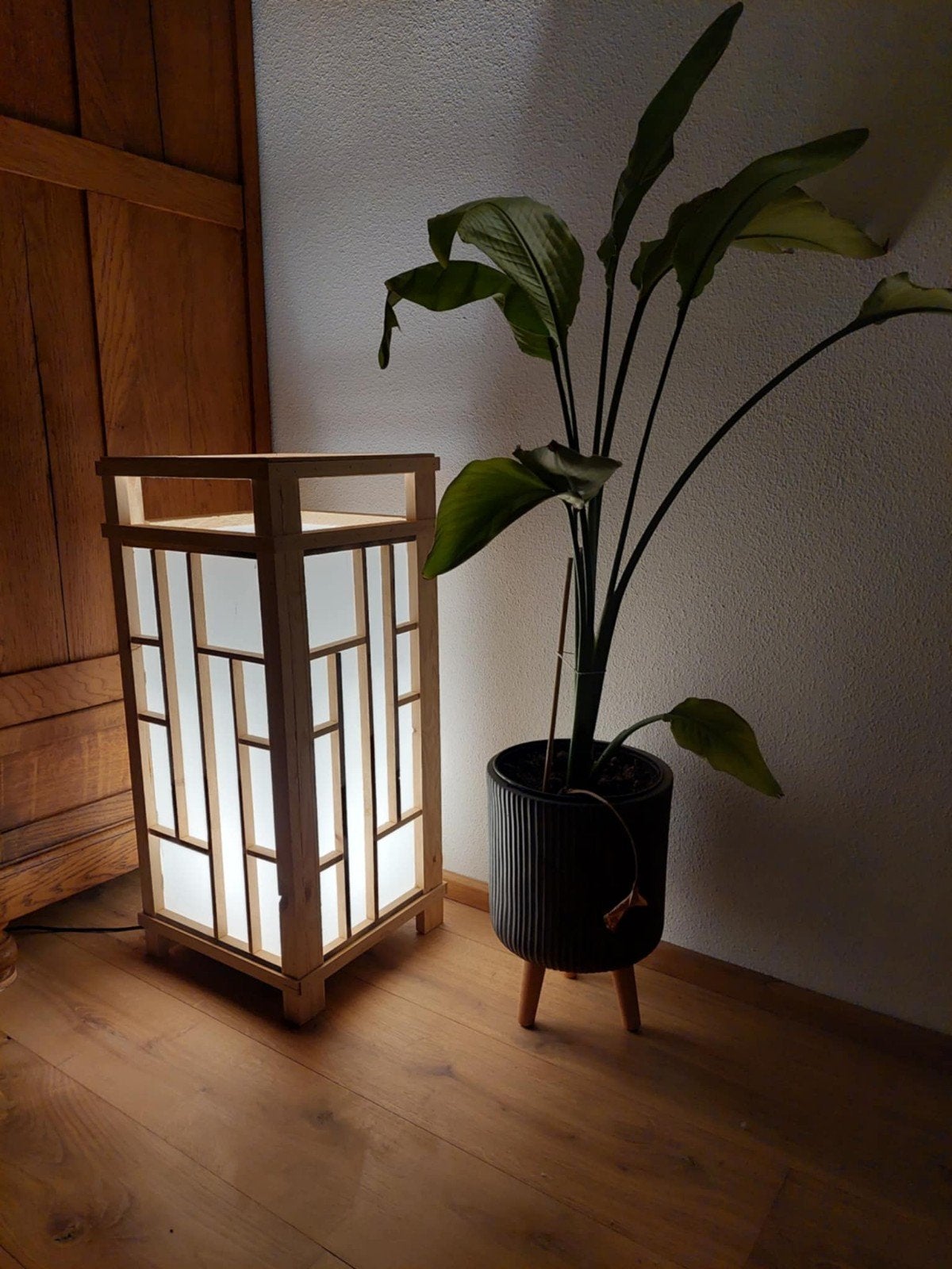 Unieke houten vloerlamp met plexiglas en sierlatjes, Ophalen of Verzenden, Gebruikt, Hout, Minder dan 100 cm