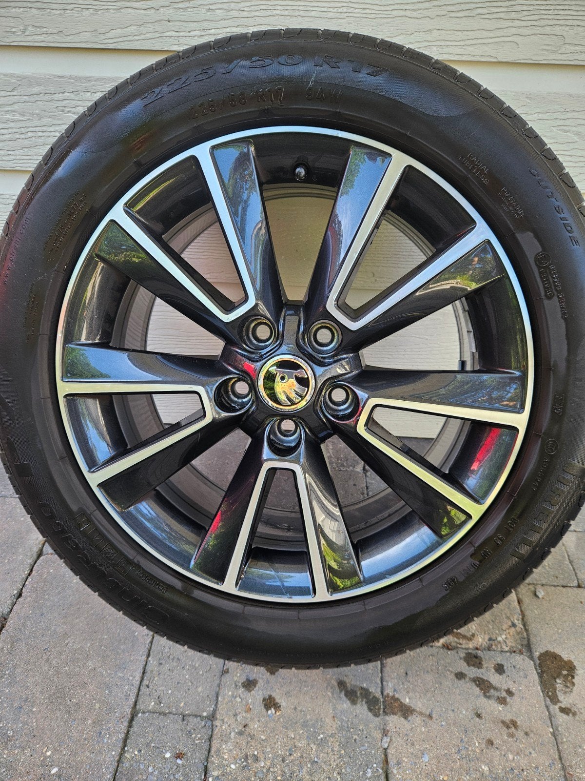 Set van 4 prachtige originele Skoda velgen met banden, Auto-onderdelen, Gebruikt, Banden en Velgen, 17 inch, Ophalen of Verzenden