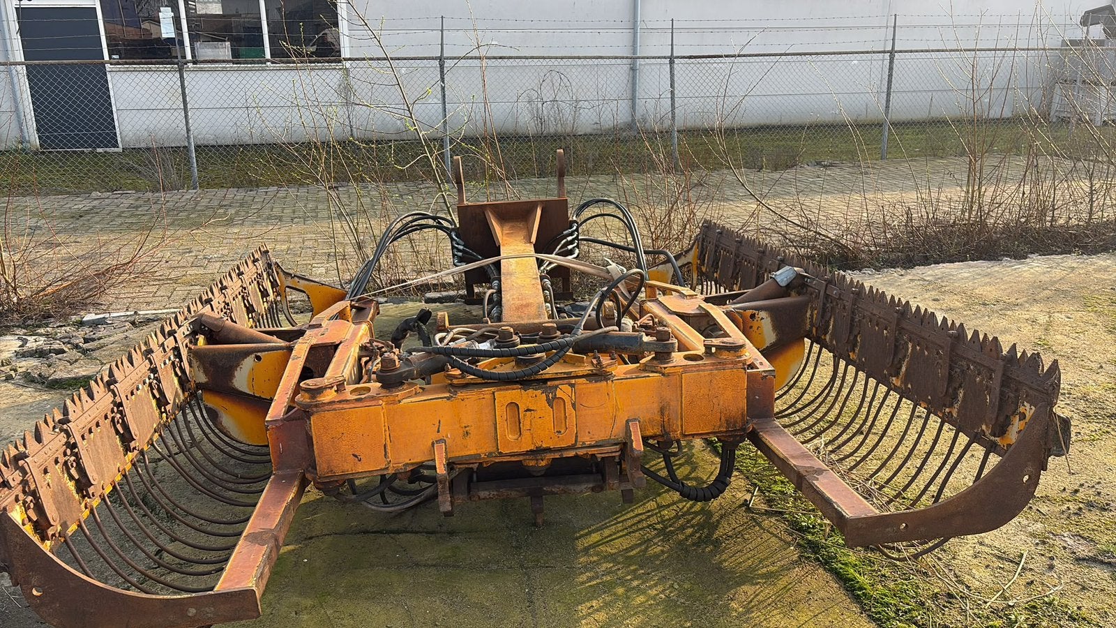 Maaikorf, Ophalen, Grondbewerking