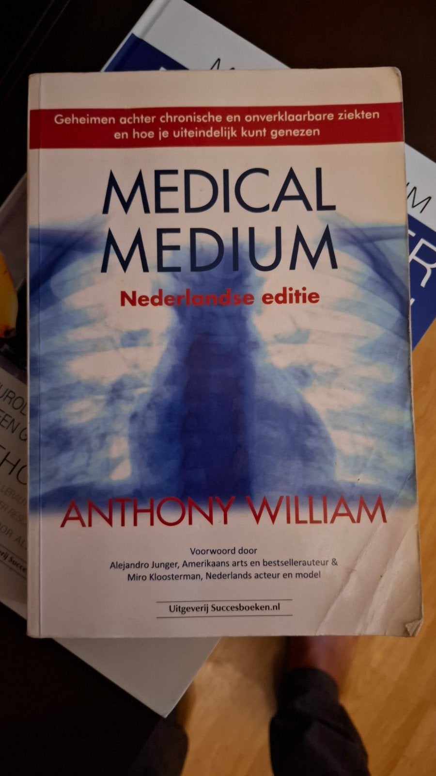 Medical Medium - Anthony William (Nederlandse editie), Boeken, Ophalen of Verzenden, Zo goed als nieuw, Gezondheid en Conditie