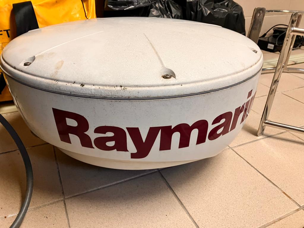 Raymarine RD218 2kw Radome met rvs beugel, Watersport en Boten, Navigatiemiddelen en Scheepselektronica, Ophalen, Gebruikt, Radar