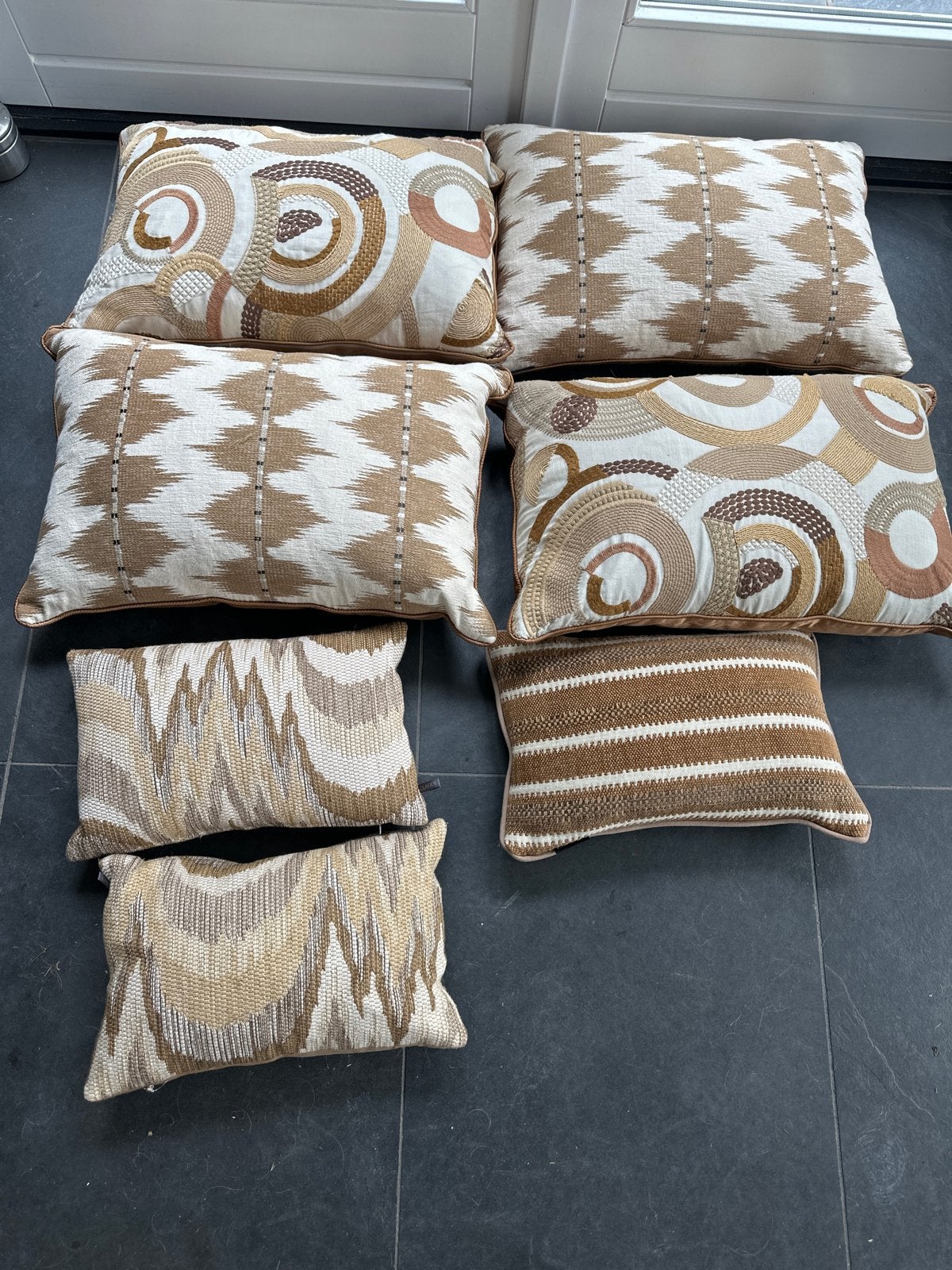Set Claudi sierkussens - 4 grote en 3 kleine, Huis en Inrichting, Ophalen, Gebruikt, Meerkleurig, Sierkussen
