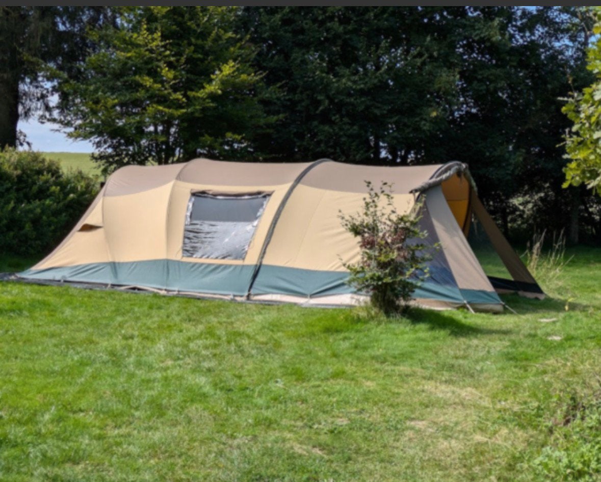 Ruime tunneltent voor 4 personen - Ideaal voor gezinnen, Caravans en Kamperen, Ophalen, Gebruikt, Tot en met 4